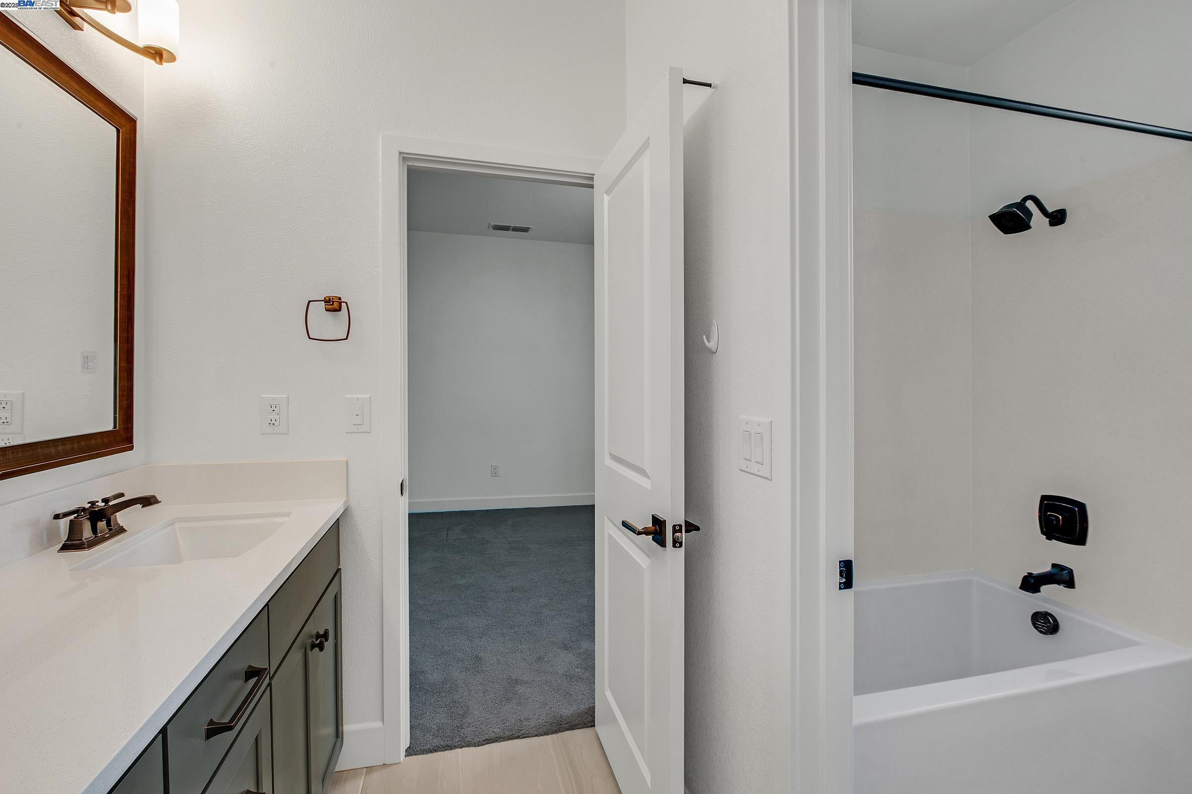 Tracy, California, 95377, United States, 4 Bedrooms Bedrooms, ,4 BathroomsBathrooms,Residential,Active,1933728