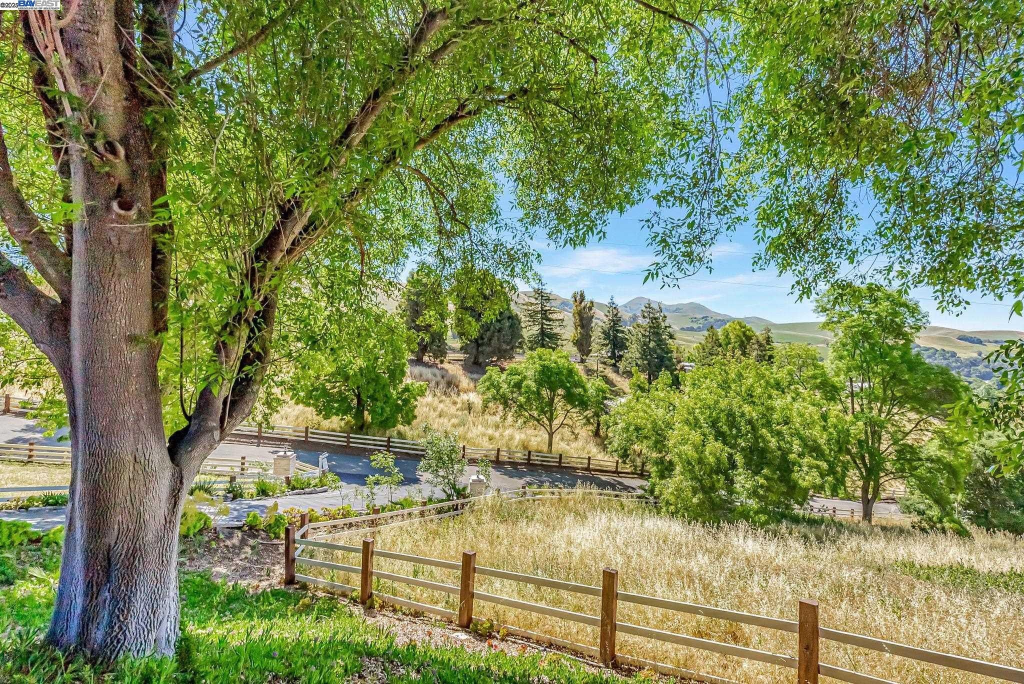 Fremont, California, 94539, United States, 4 Bedrooms Bedrooms, ,3 BathroomsBathrooms,Residential,Active,1820313