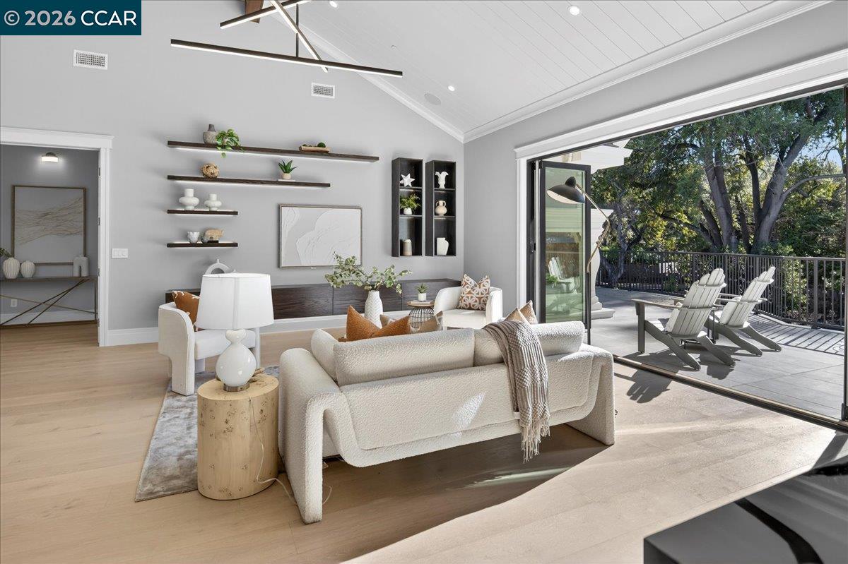 Atherton, California, 94027, United States, 9 Bedrooms Bedrooms, ,10 BathroomsBathrooms,Residential,Active,2010913