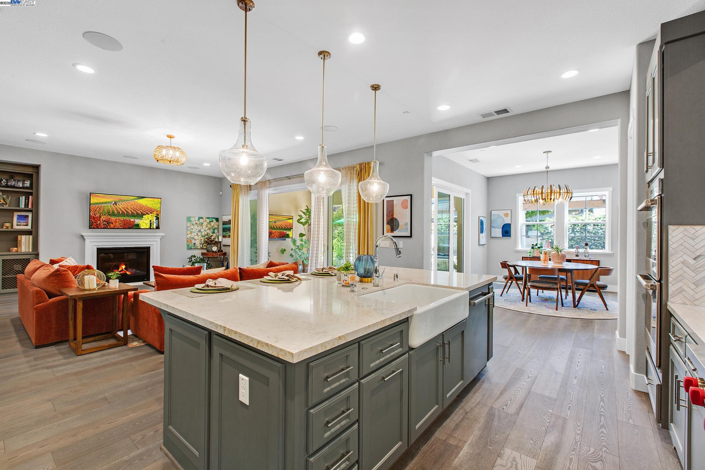 Pleasanton, California, 94566, United States, 4 Bedrooms Bedrooms, ,5 BathroomsBathrooms,Residential,Active,1900187