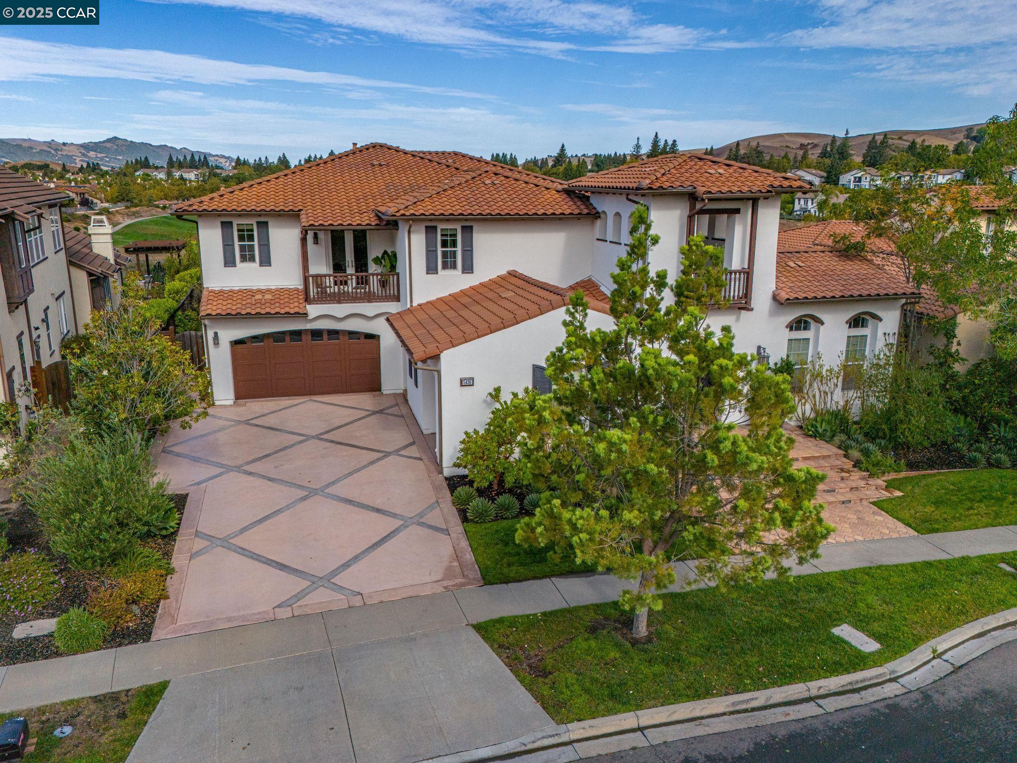 San Ramon, California, 94582, United States, 5 Bedrooms Bedrooms, ,5 BathroomsBathrooms,Residential,Active,1952062
