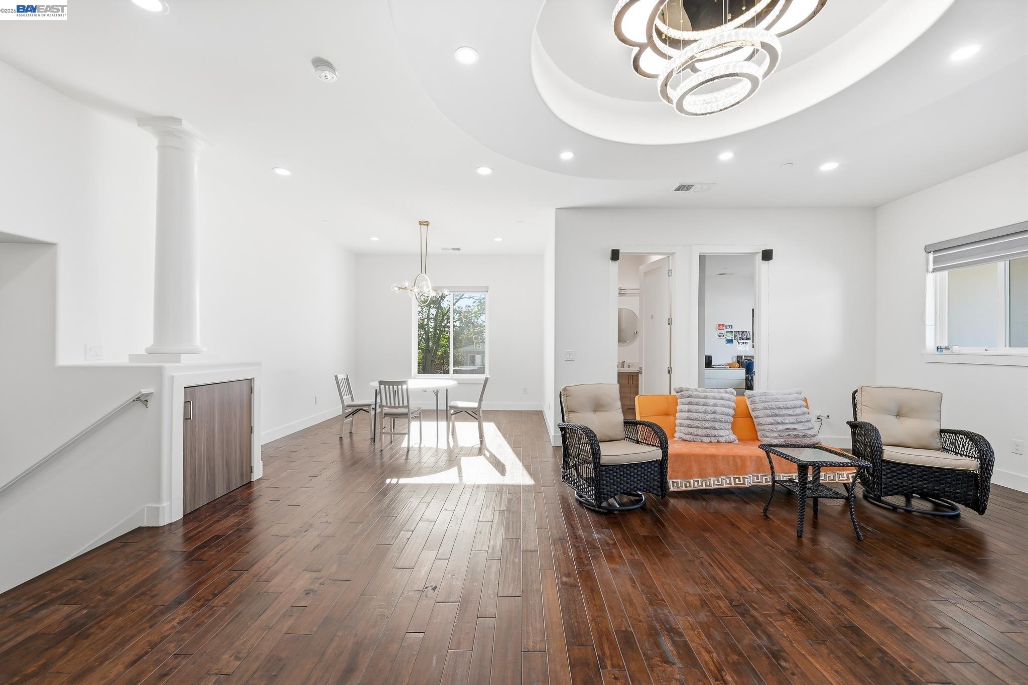 Castro Valley, California, 94546, United States, 5 Bedrooms Bedrooms, ,7 BathroomsBathrooms,Residential,Active,2044535