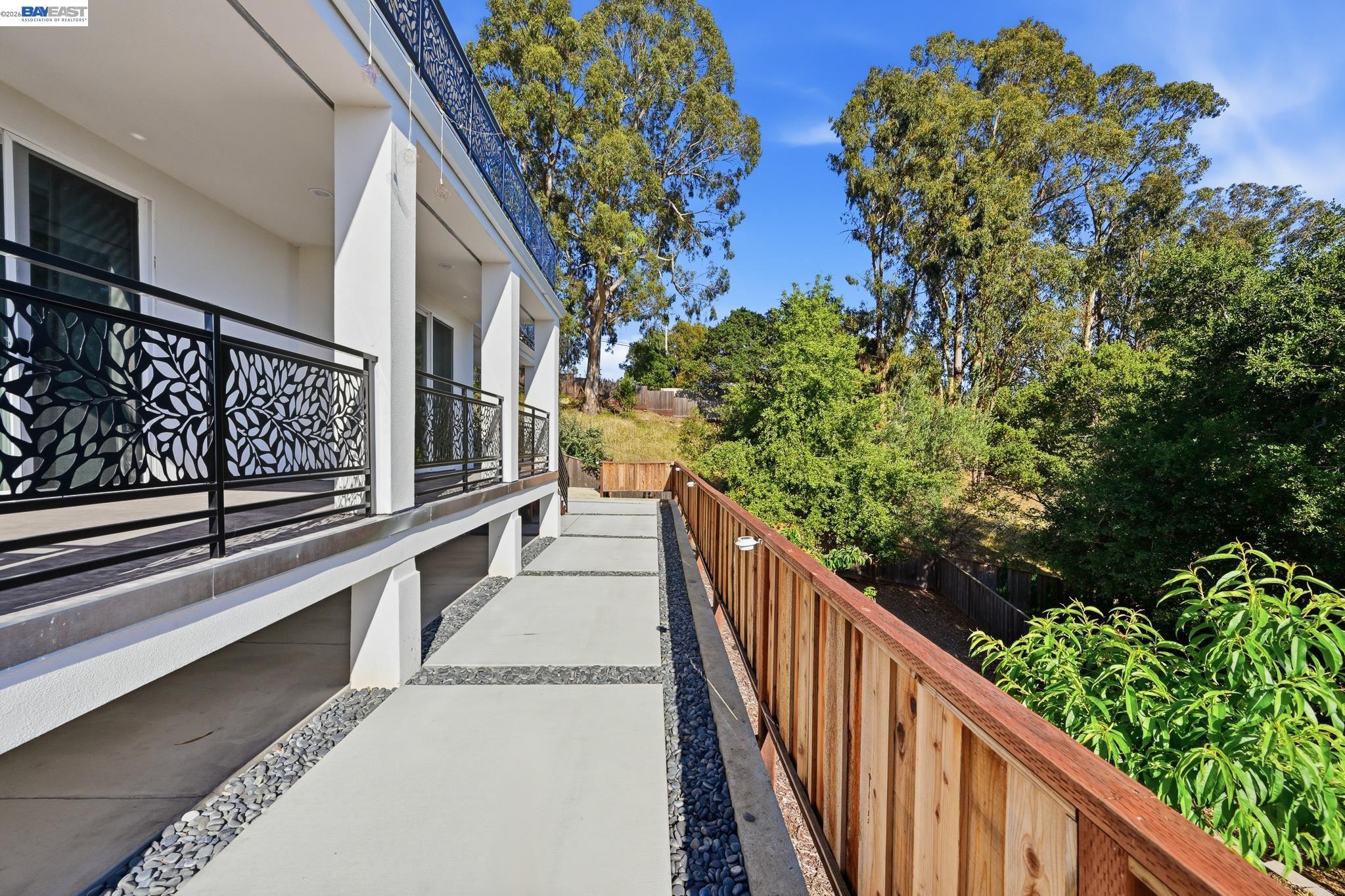 Castro Valley, California, 94546, United States, 5 Bedrooms Bedrooms, ,7 BathroomsBathrooms,Residential,Active,2044535