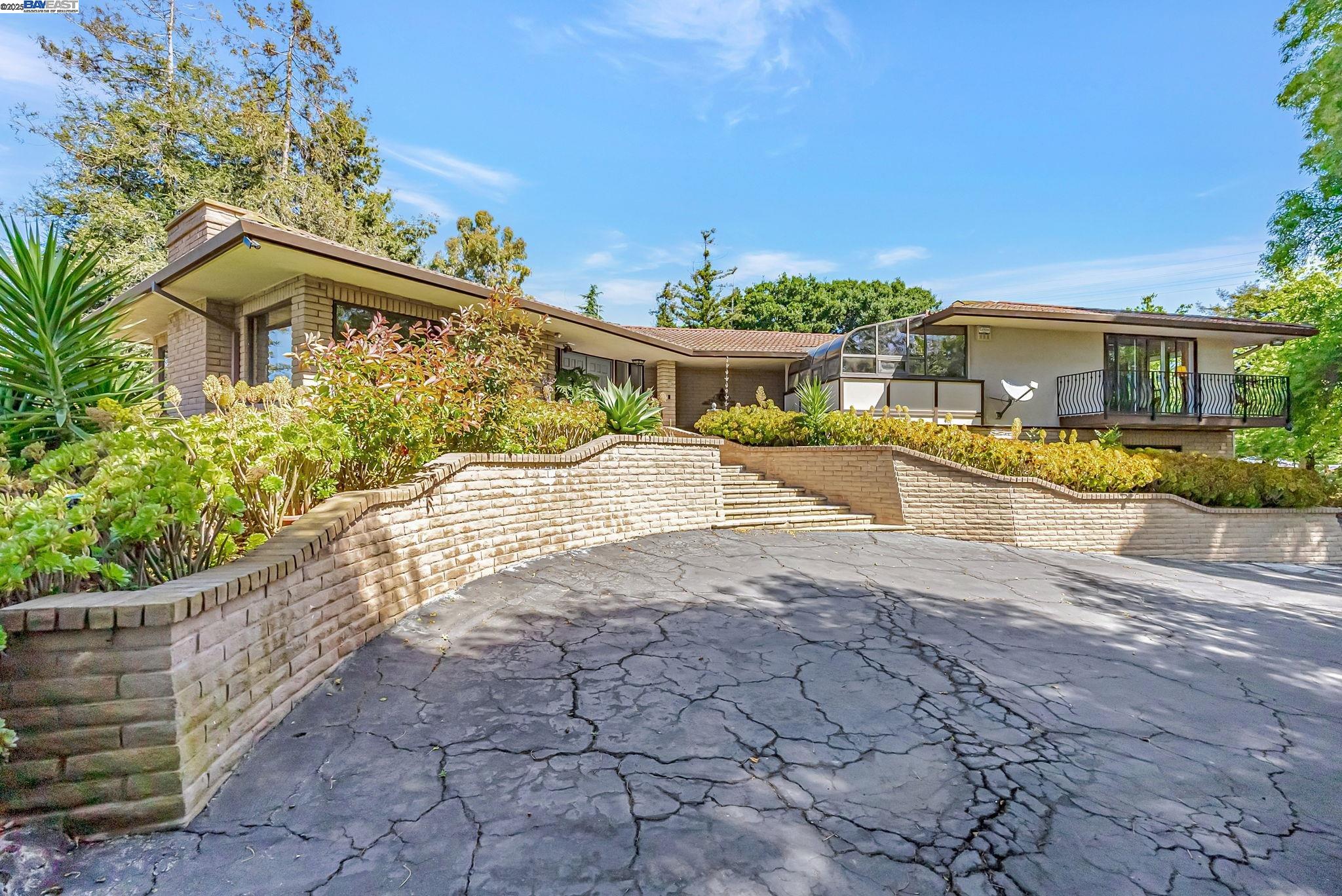 Fremont, California, 94539, United States, 4 Bedrooms Bedrooms, ,3 BathroomsBathrooms,Residential,Active,1820313