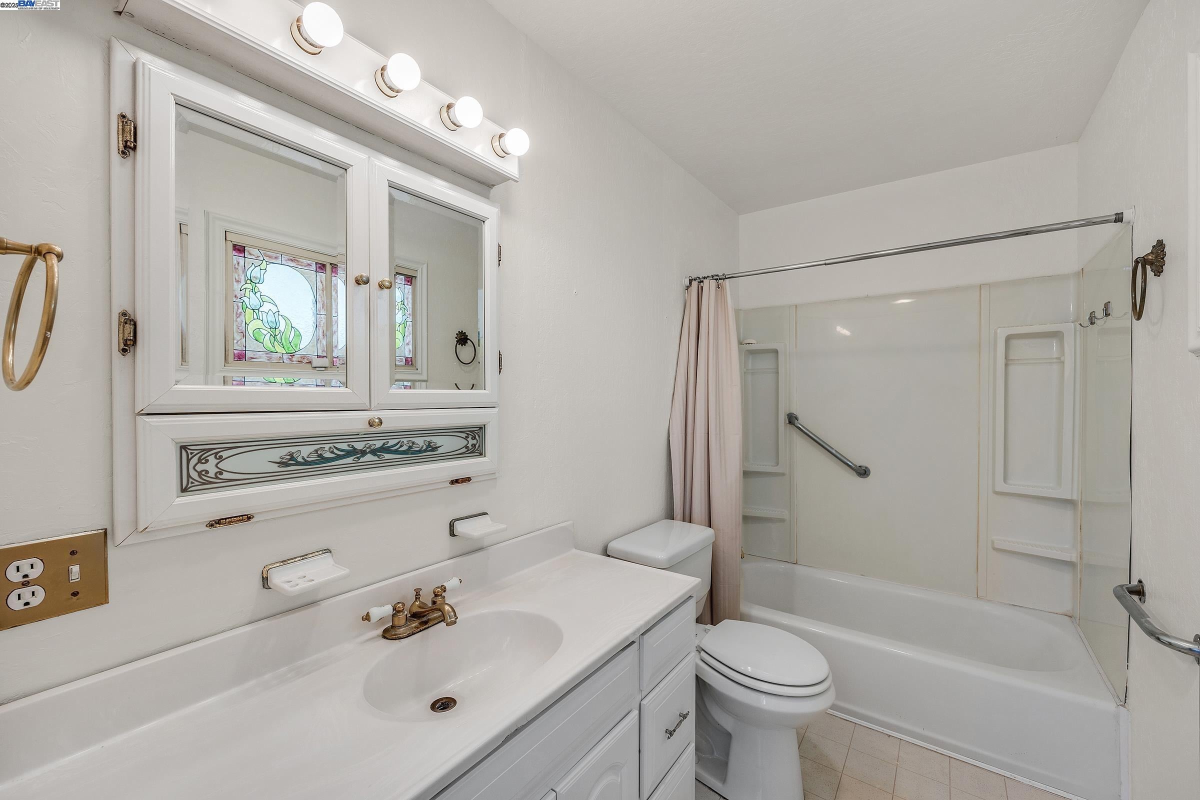 Tracy, California, 95377, United States, 4 Bedrooms Bedrooms, ,2 BathroomsBathrooms,Residential,Active,1971012