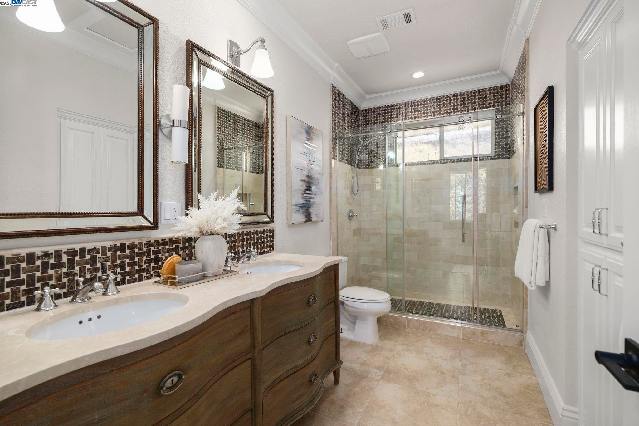 Alamo, California, 94507, United States, 5 Bedrooms Bedrooms, ,3 BathroomsBathrooms,Residential,Active,1904147