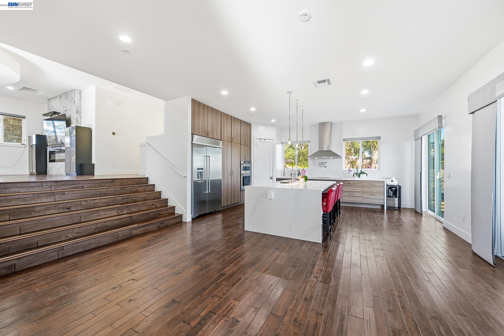 Castro Valley, California, 94546, United States, 5 Bedrooms Bedrooms, ,7 BathroomsBathrooms,Residential,Active,2044535