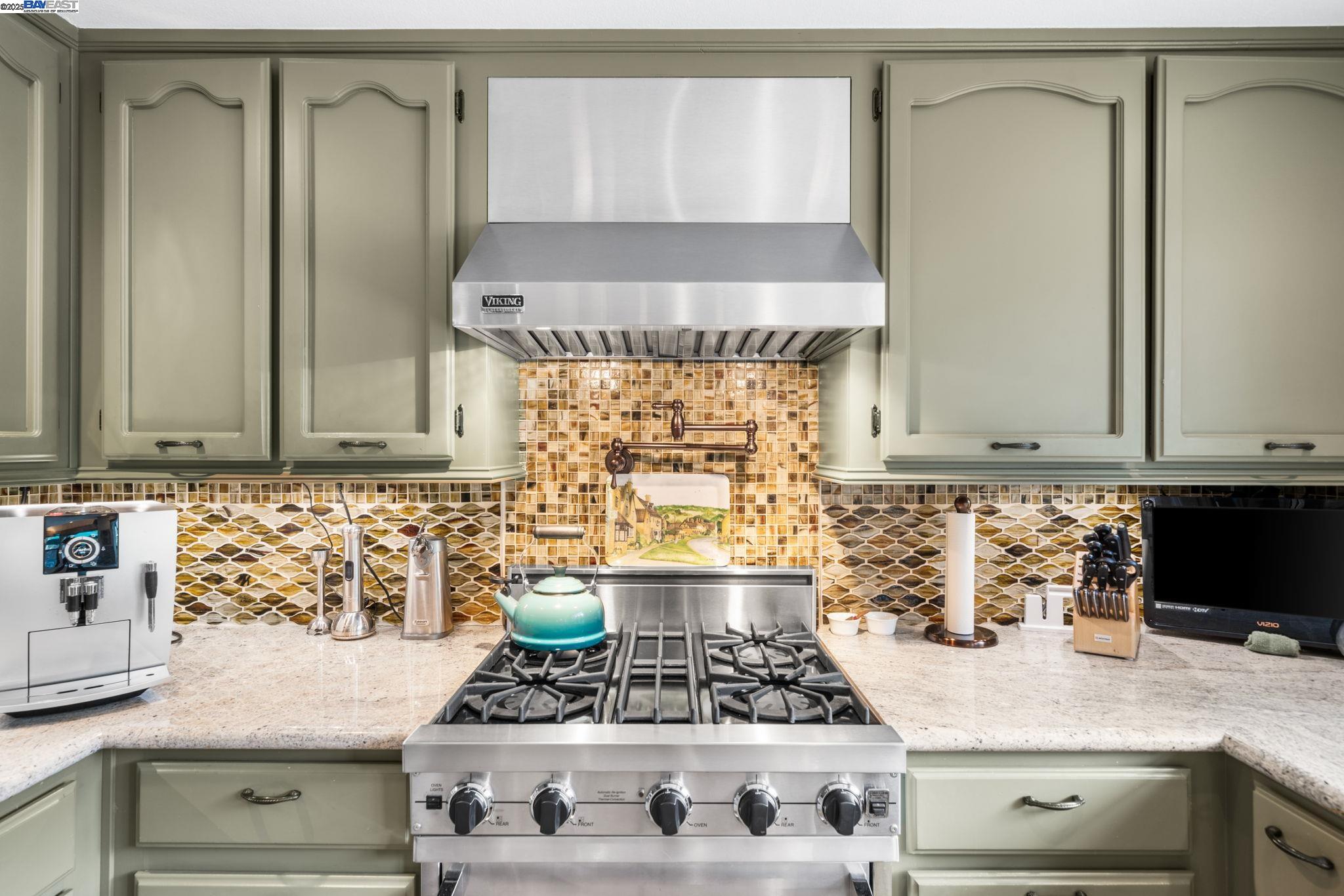 Fremont, California, 94536, United States, 4 Bedrooms Bedrooms, ,3 BathroomsBathrooms,Residential,Active,1997877