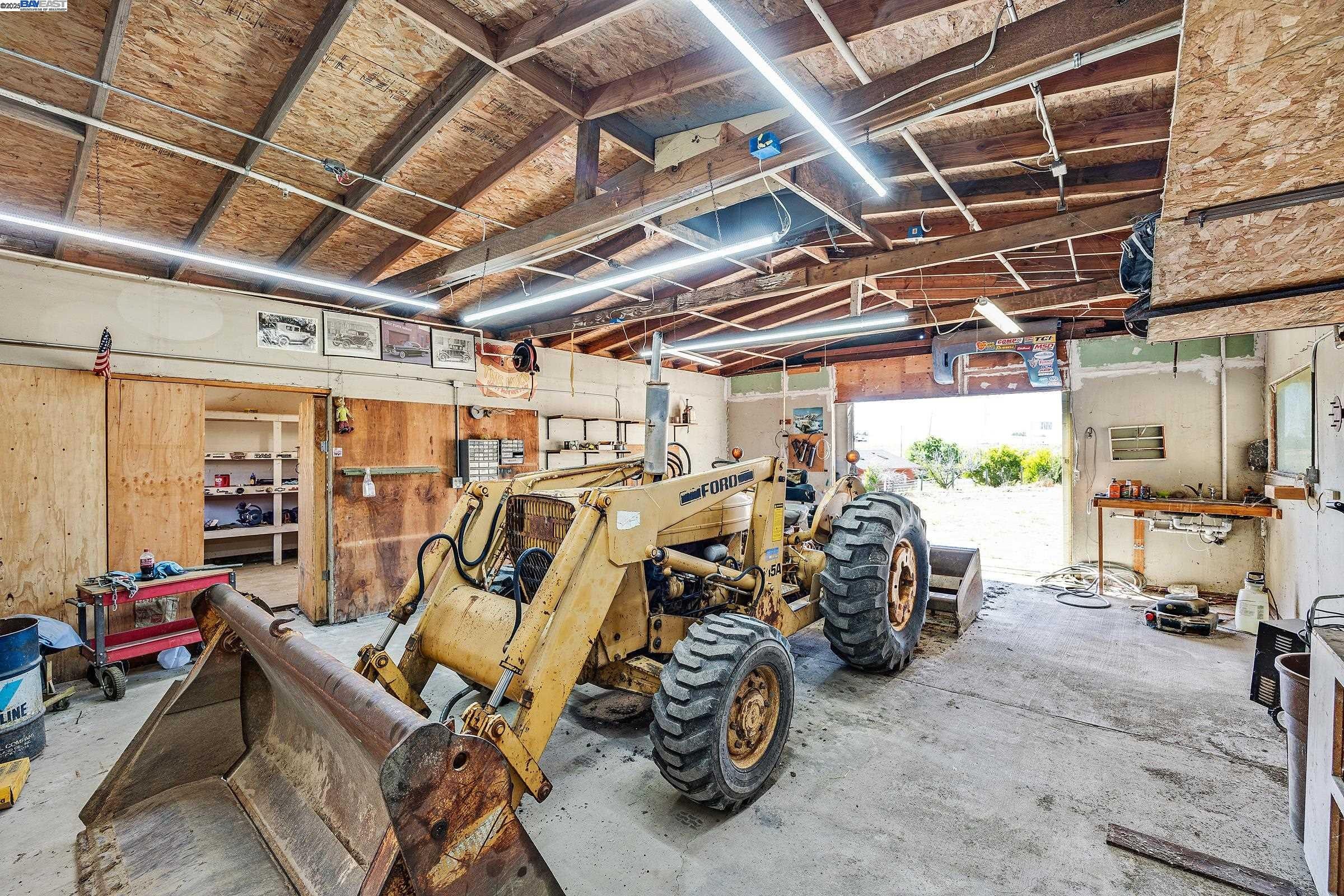 Tracy, California, 95377, United States, 4 Bedrooms Bedrooms, ,2 BathroomsBathrooms,Residential,Active,1971012