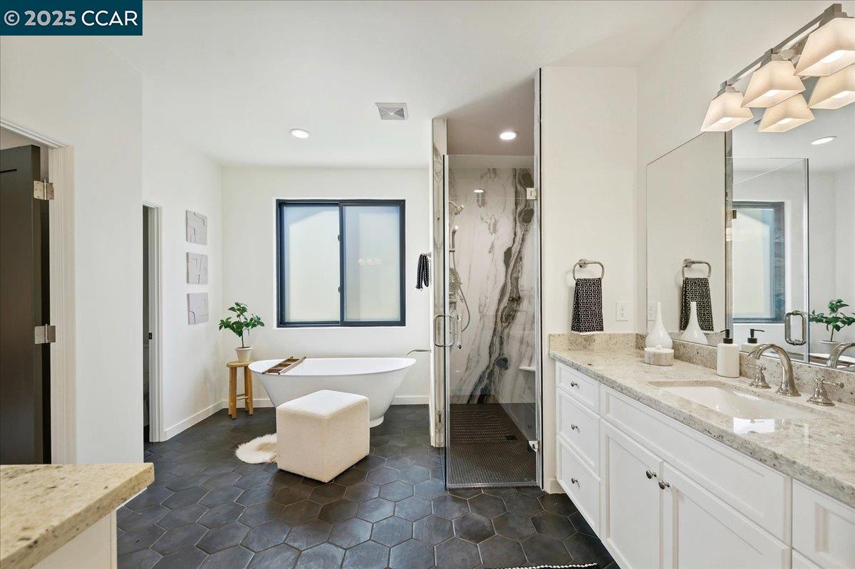 Danville, California, 94526, United States, 5 Bedrooms Bedrooms, ,4 BathroomsBathrooms,Residential,Active,1936384