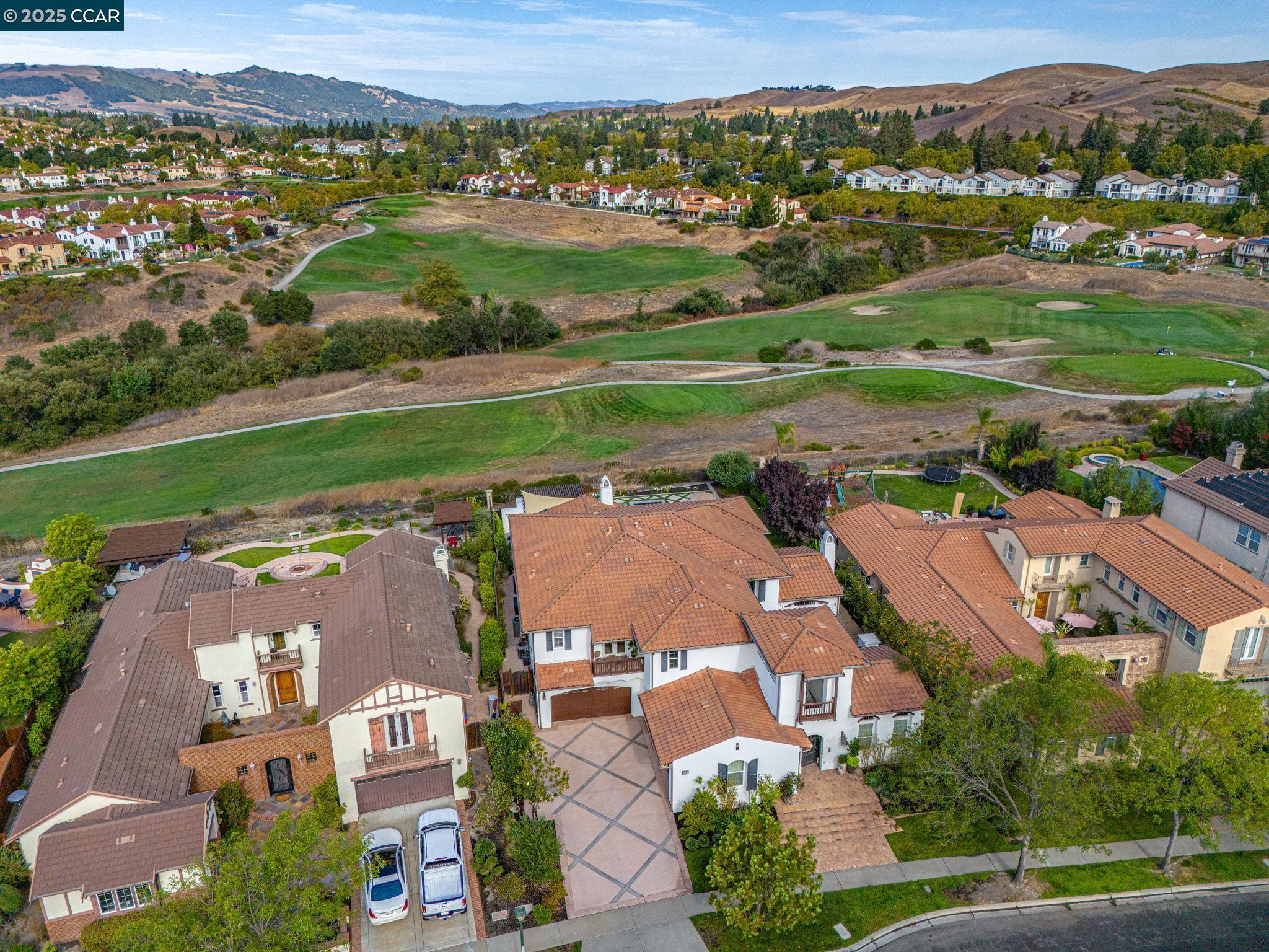 San Ramon, California, 94582, United States, 5 Bedrooms Bedrooms, ,5 BathroomsBathrooms,Residential,Active,1952062