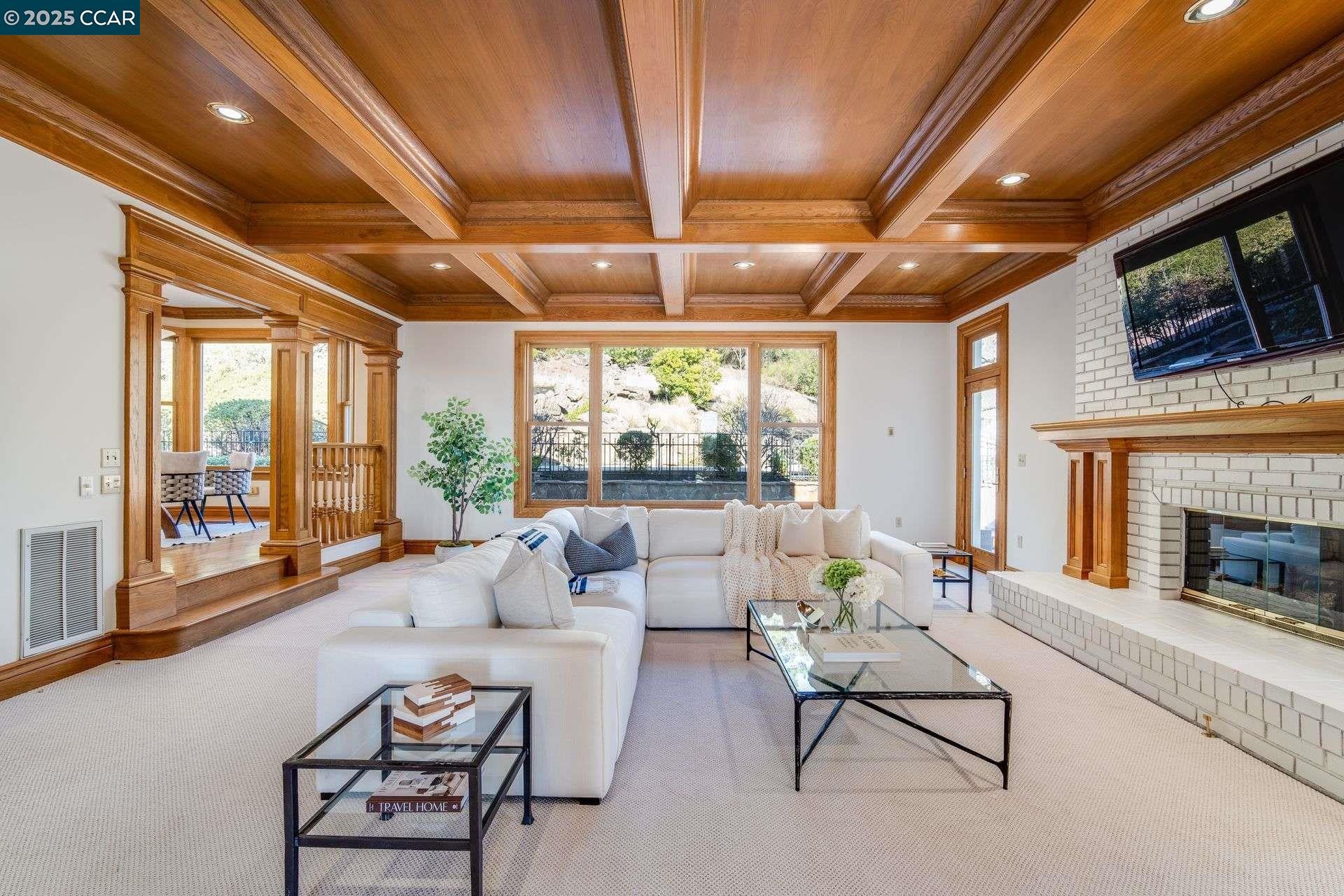 Diablo, California, 94528, United States, 6 Bedrooms Bedrooms, ,7 BathroomsBathrooms,Residential,Active,1953977