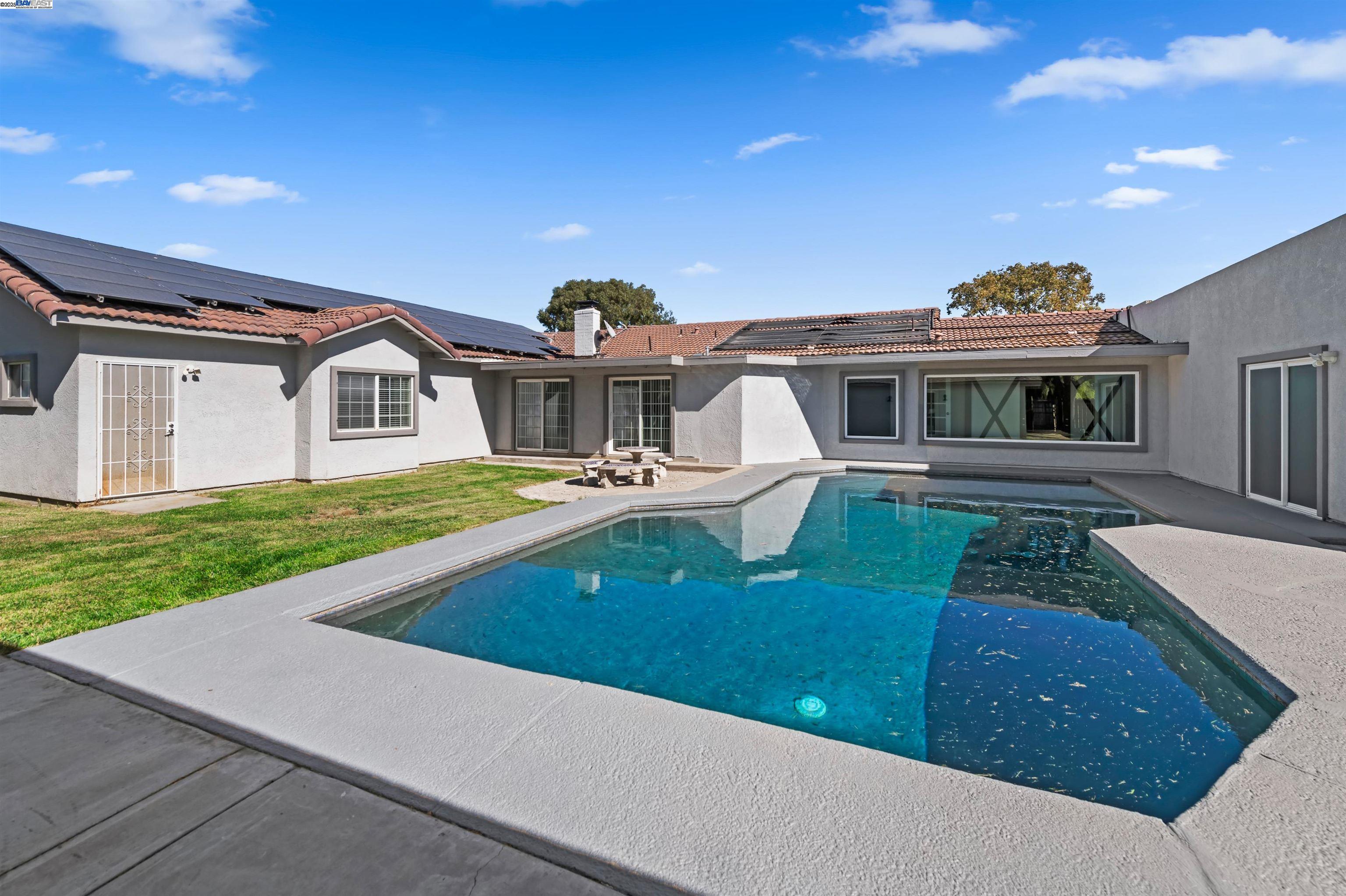 Tracy, California, 95304, United States, 6 Bedrooms Bedrooms, ,3 BathroomsBathrooms,Residential,Active,1909852