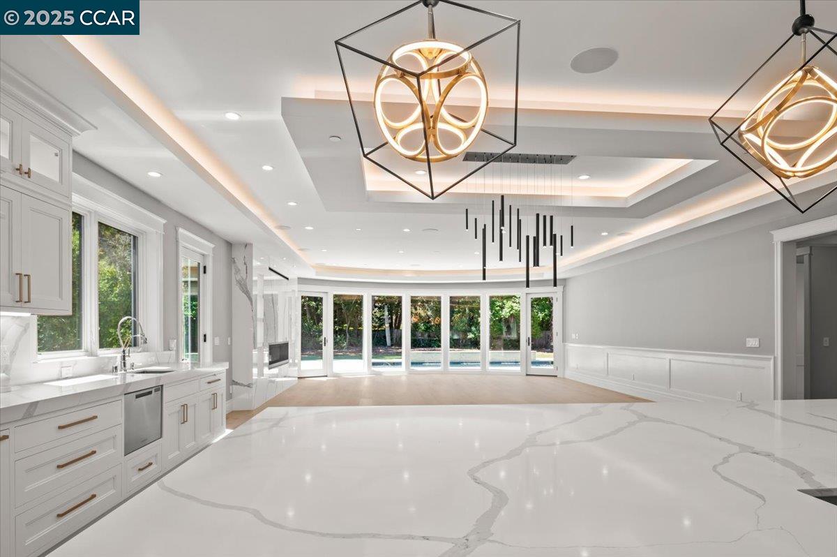 Atherton, California, 94027, United States, 9 Bedrooms Bedrooms, ,10 BathroomsBathrooms,Residential,Active,2006834