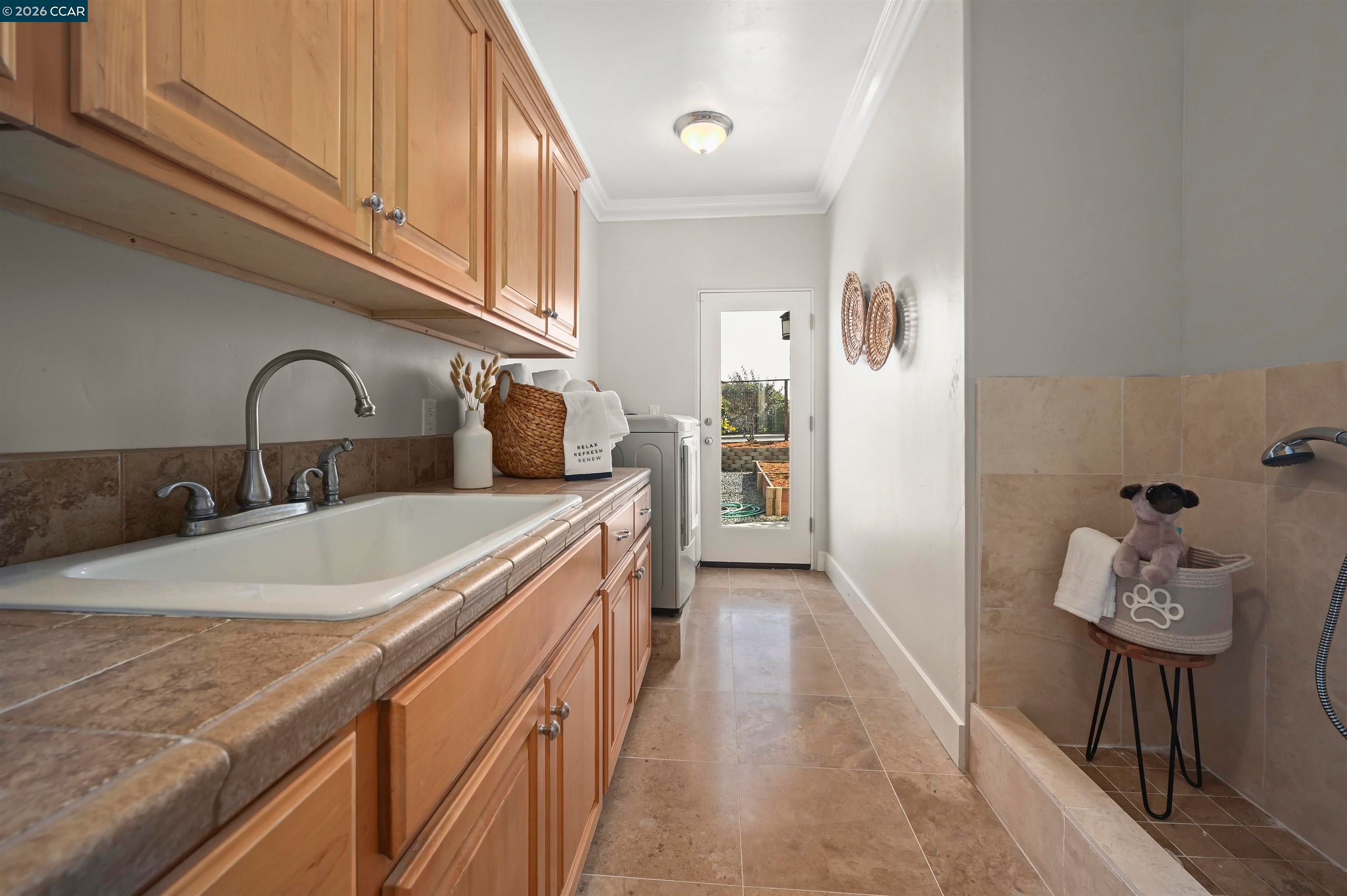 Pleasanton, California, 94588, United States, 5 Bedrooms Bedrooms, ,6 BathroomsBathrooms,Residential,Active,2015462