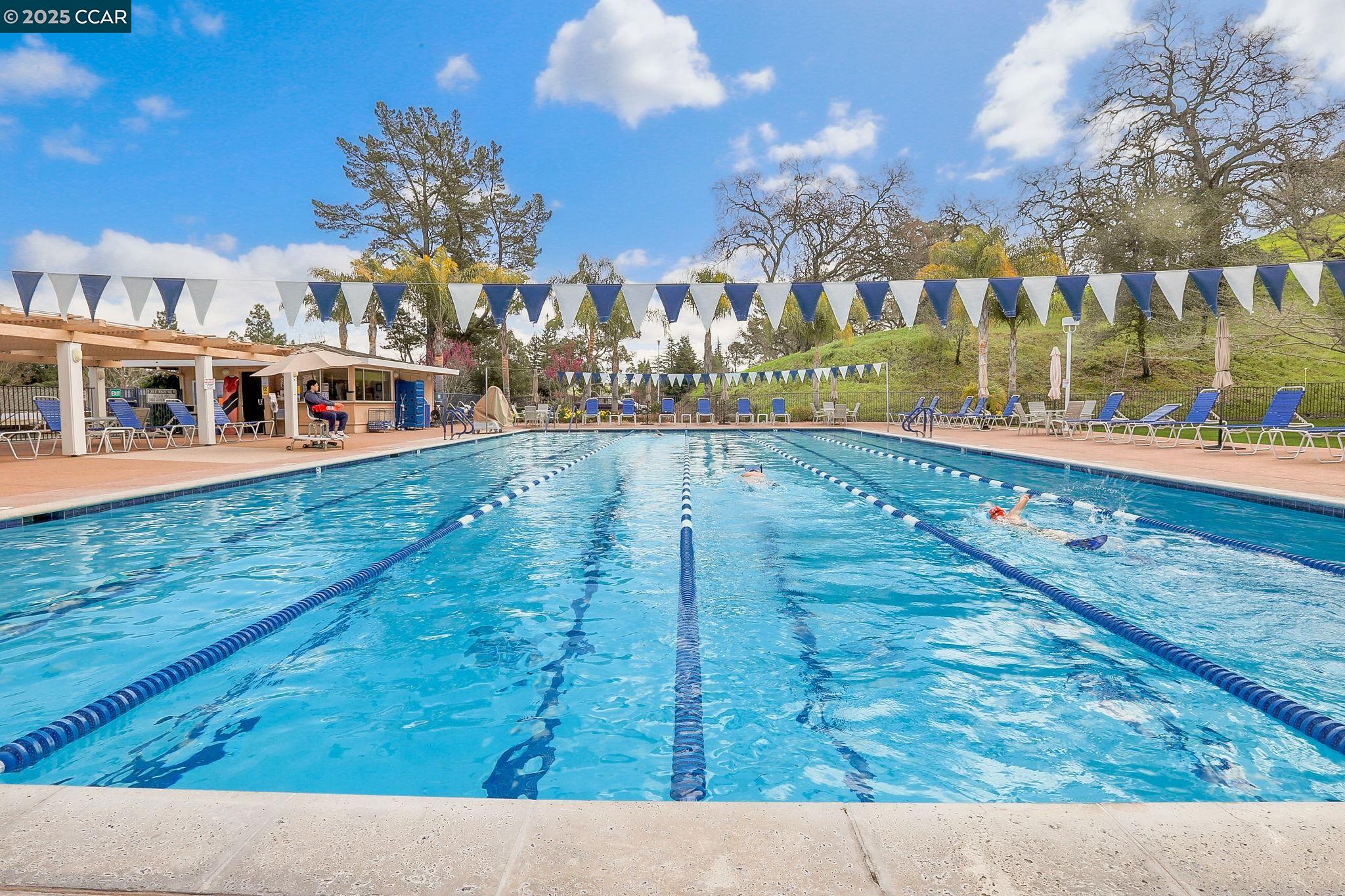 Walnut Creek, California, 94595, United States, 3 Bedrooms Bedrooms, ,3 BathroomsBathrooms,Residential,Active,1946437