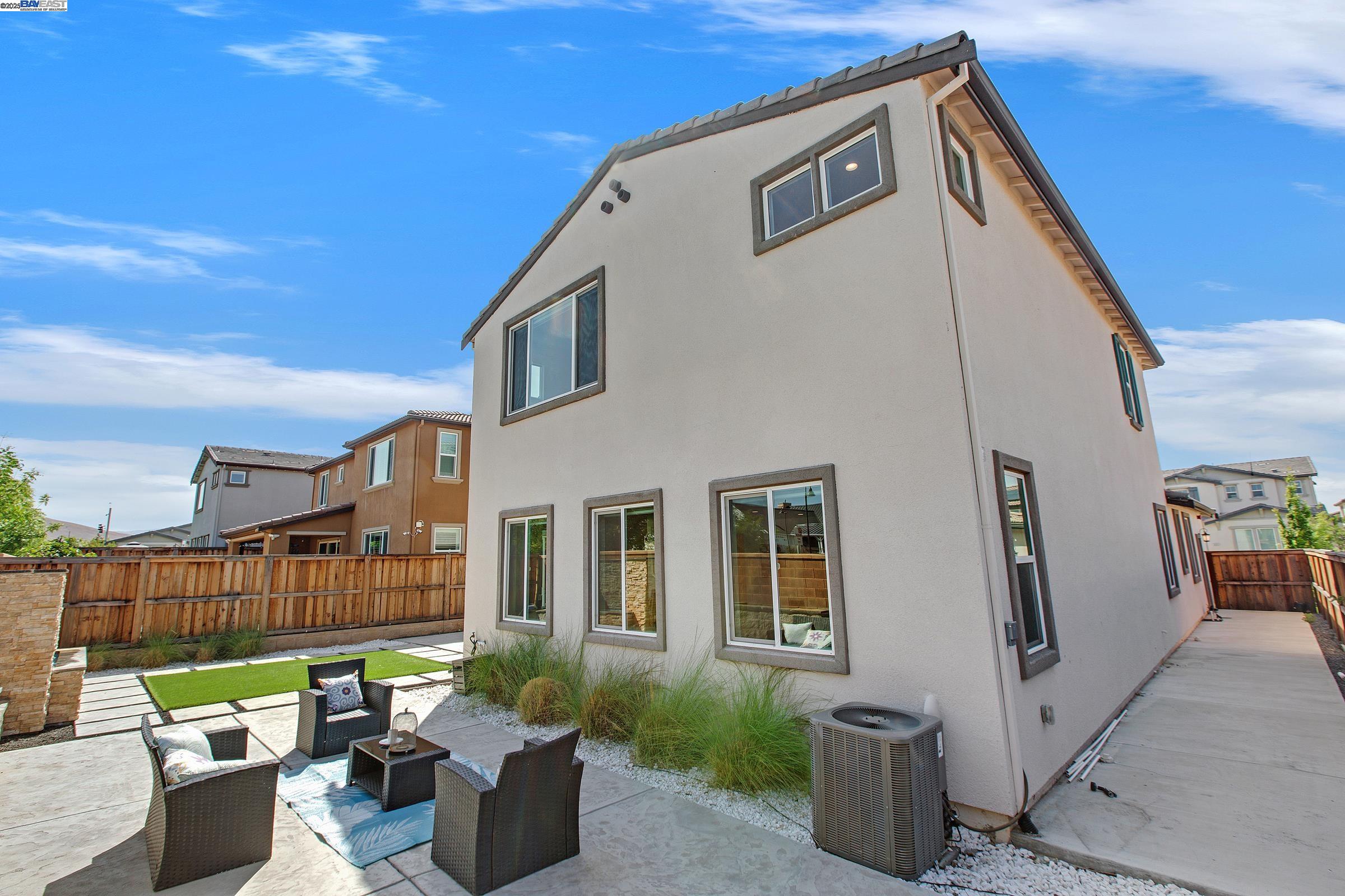 Tracy, California, 95377, United States, 4 Bedrooms Bedrooms, ,4 BathroomsBathrooms,Residential,Active,1933728