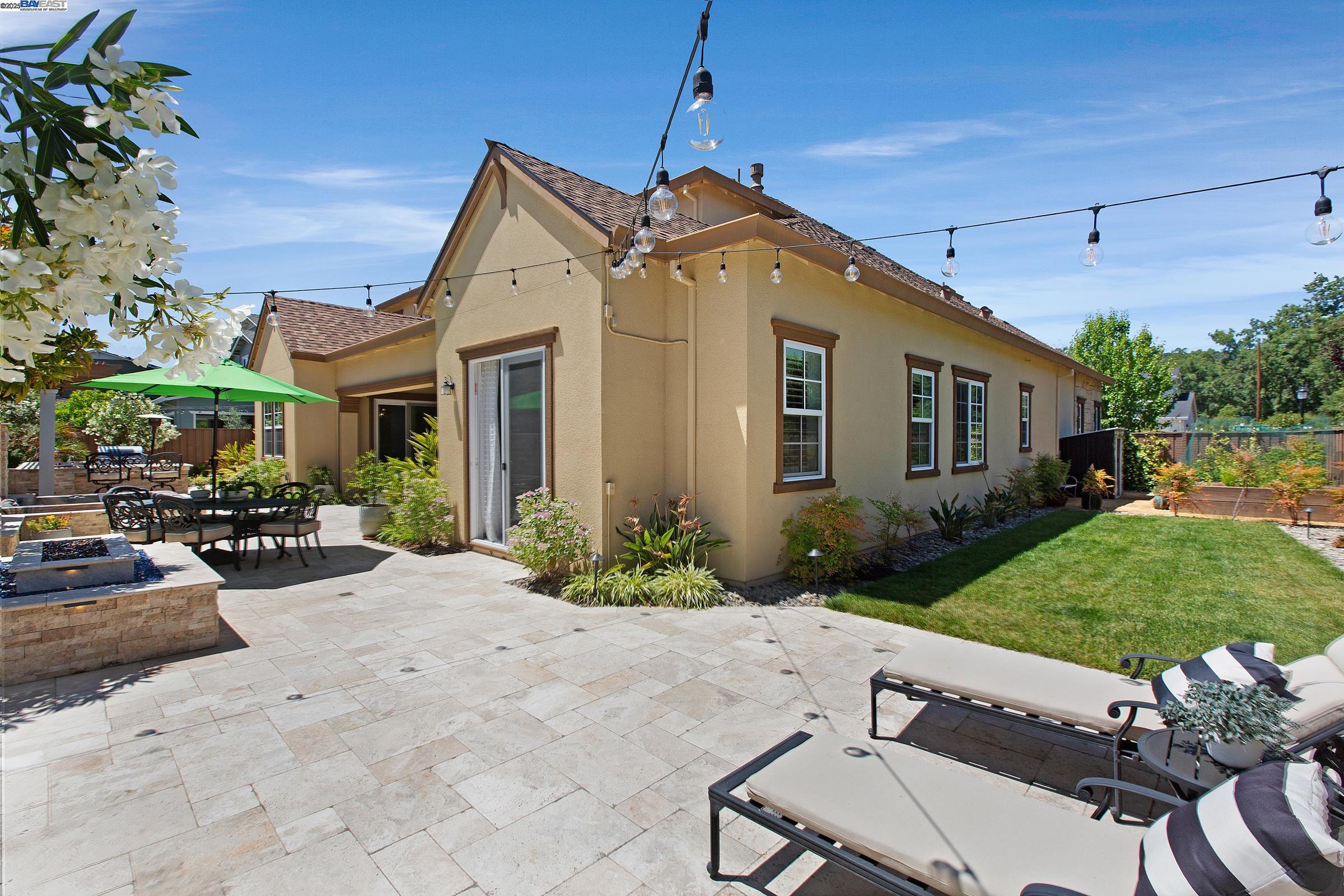 Pleasanton, California, 94566, United States, 4 Bedrooms Bedrooms, ,5 BathroomsBathrooms,Residential,Active,1900187