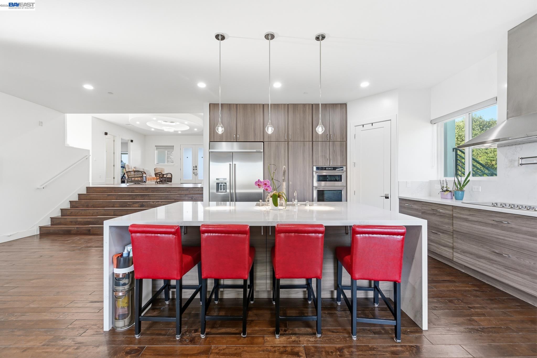 Castro Valley, California, 94546, United States, 5 Bedrooms Bedrooms, ,7 BathroomsBathrooms,Residential,Active,2044535