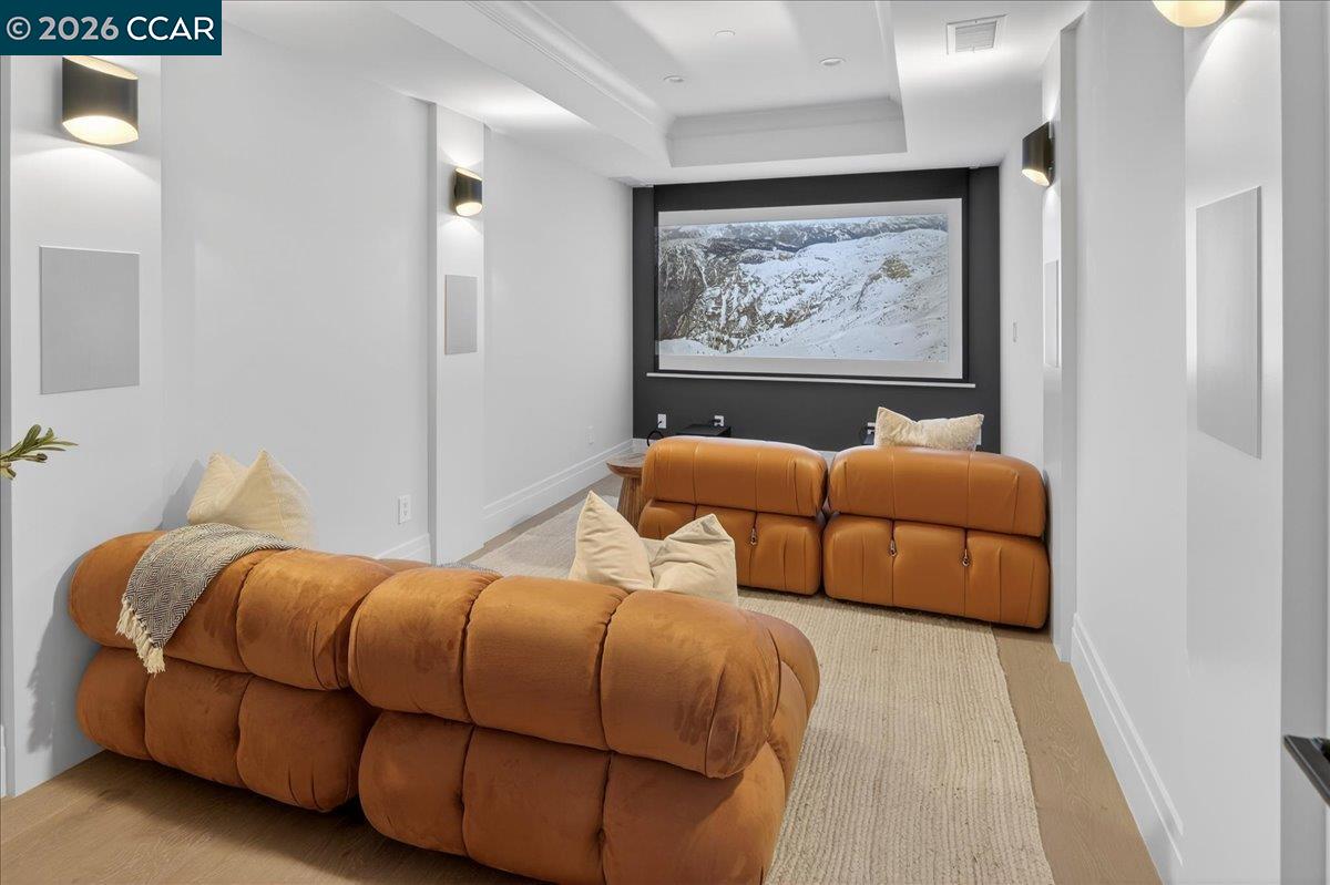 Atherton, California, 94027, United States, 9 Bedrooms Bedrooms, ,10 BathroomsBathrooms,Residential,Active,2010913