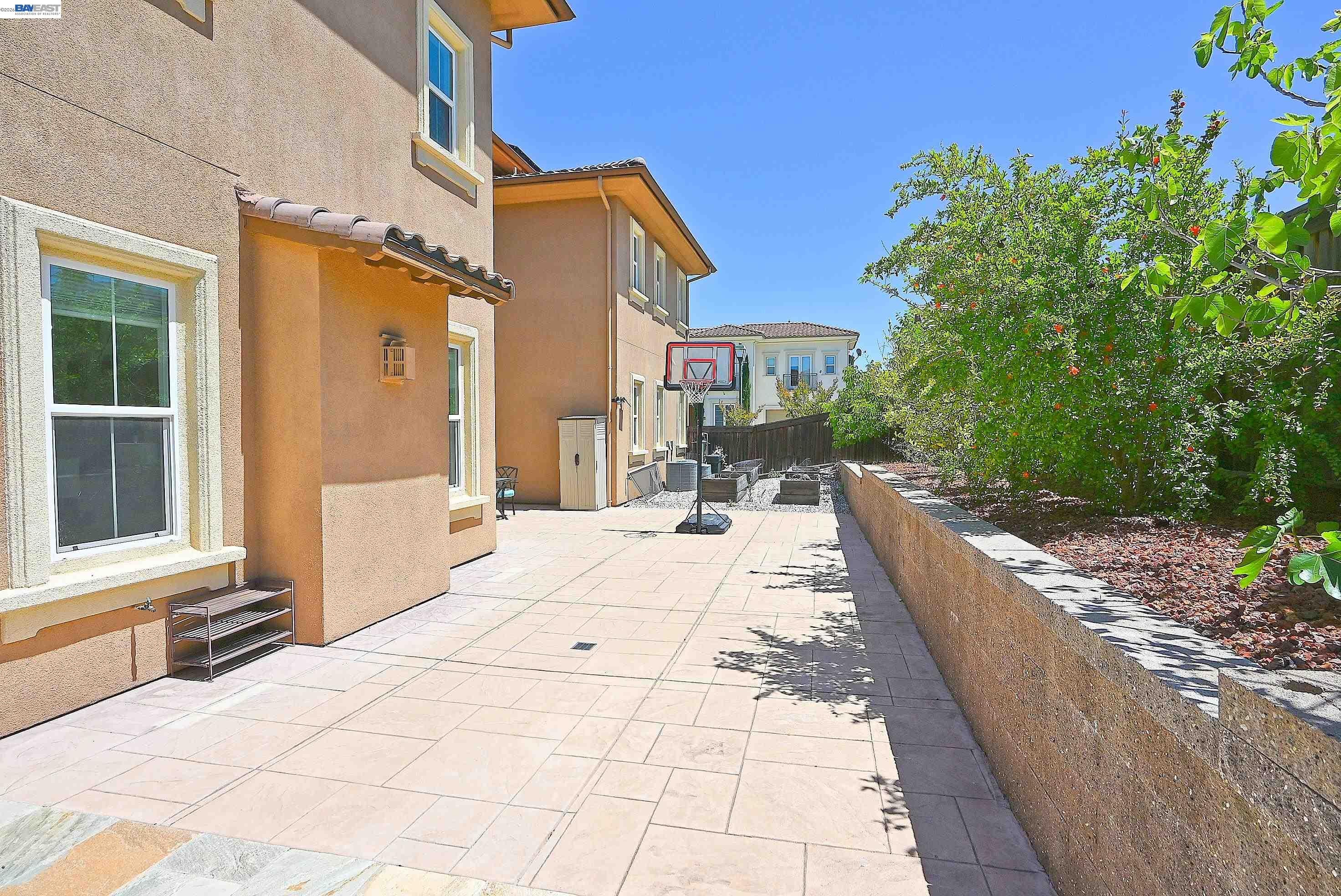 Danville, California, 94506, United States, 5 Bedrooms Bedrooms, ,6 BathroomsBathrooms,Residential,Active,2045396