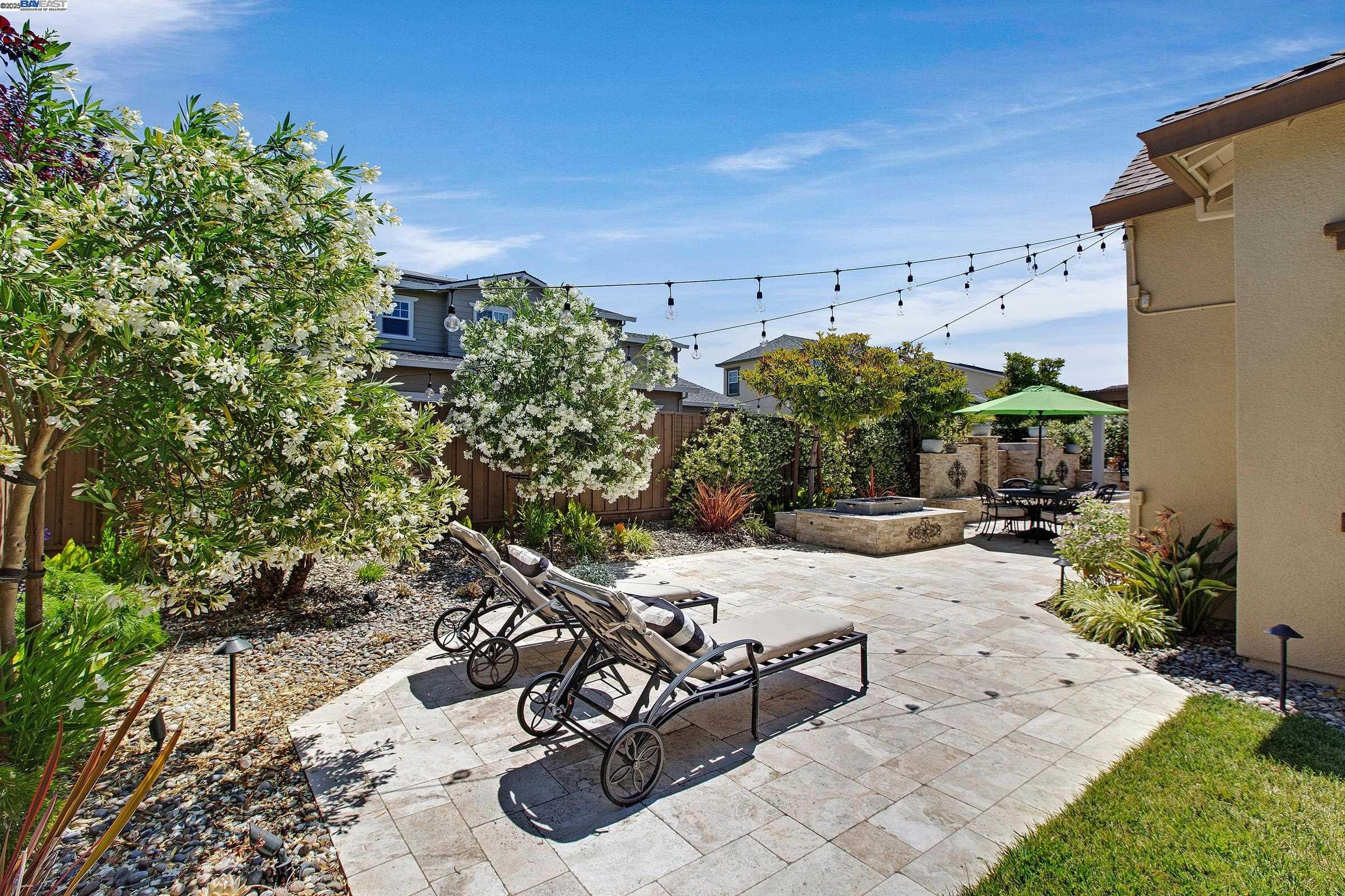 Pleasanton, California, 94566, United States, 4 Bedrooms Bedrooms, ,5 BathroomsBathrooms,Residential,Active,1900187