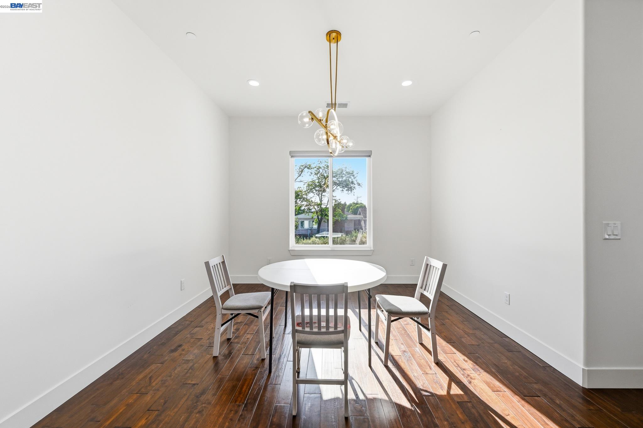 Castro Valley, California, 94546, United States, 5 Bedrooms Bedrooms, ,7 BathroomsBathrooms,Residential,Active,2044535