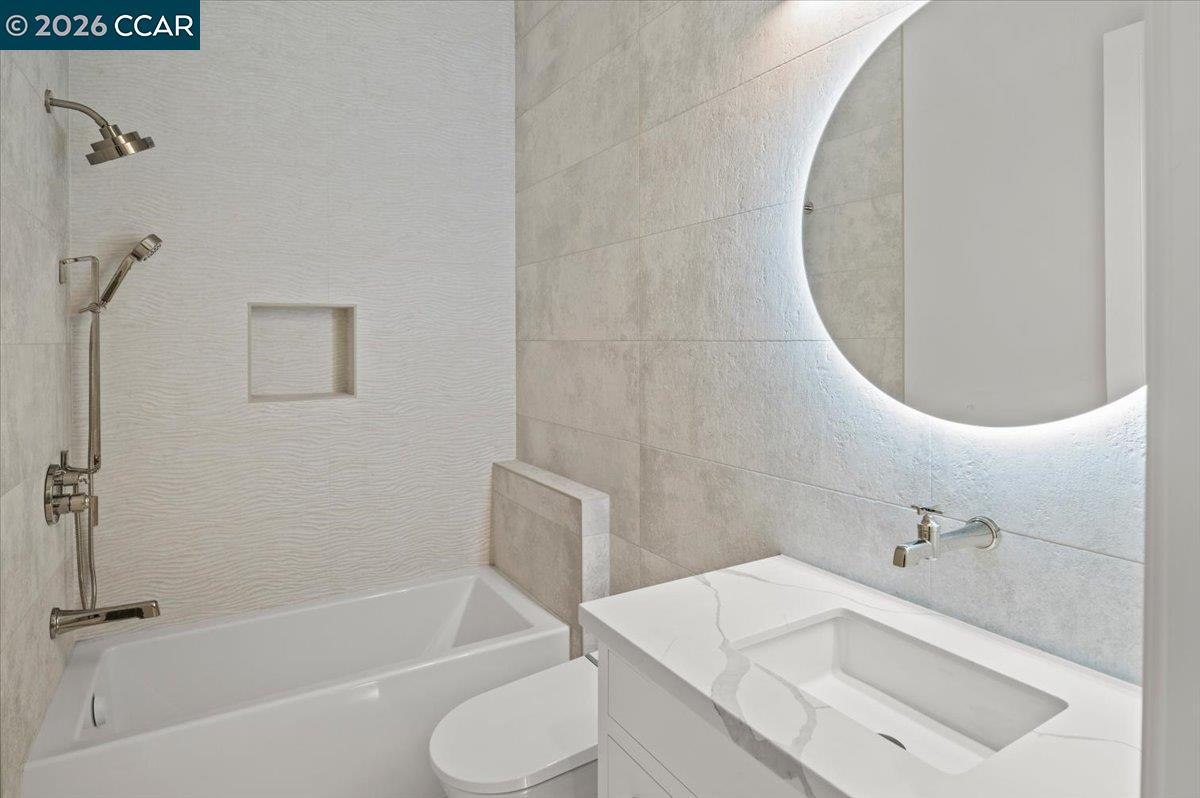 Atherton, California, 94027, United States, 9 Bedrooms Bedrooms, ,10 BathroomsBathrooms,Residential,Active,2010913