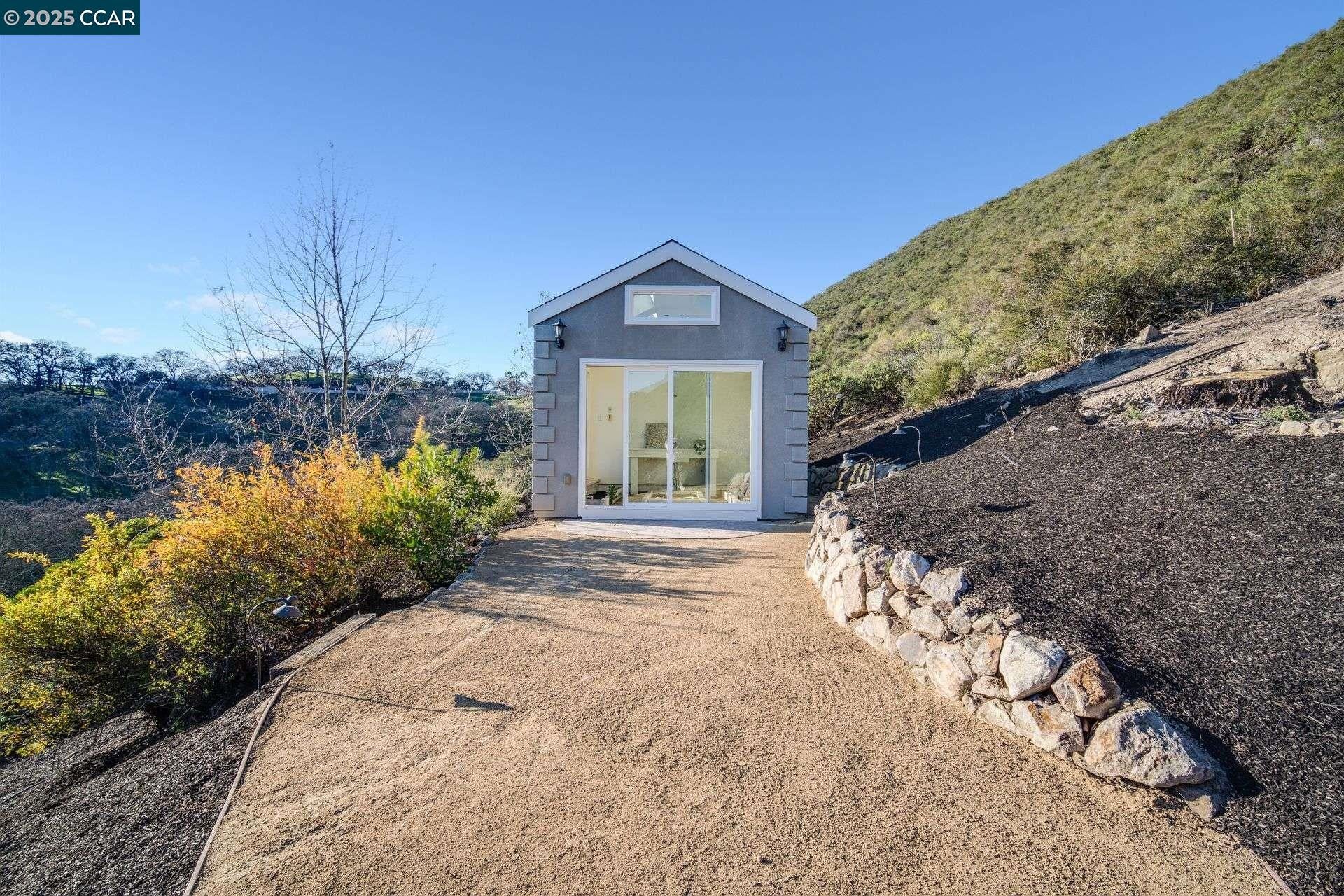 Diablo, California, 94528, United States, 6 Bedrooms Bedrooms, ,7 BathroomsBathrooms,Residential,Active,1953977