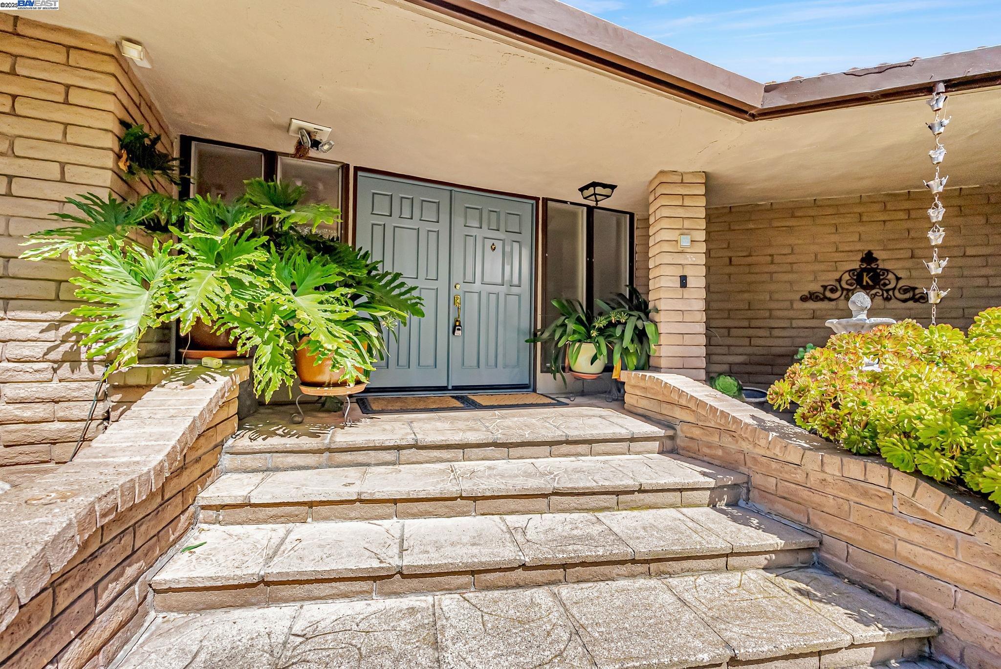 Fremont, California, 94539, United States, 4 Bedrooms Bedrooms, ,3 BathroomsBathrooms,Residential,Active,1820313