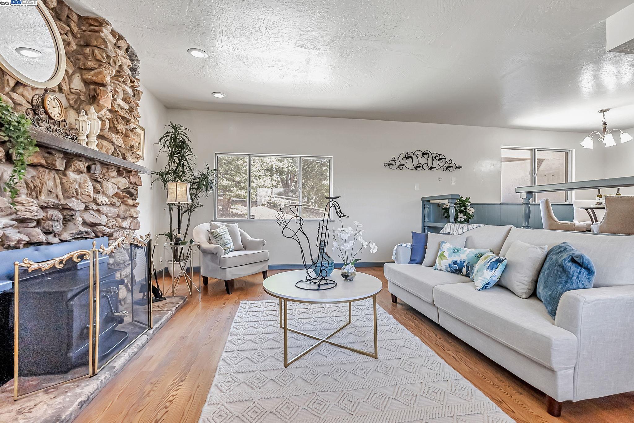 Fremont, California, 94539, United States, 4 Bedrooms Bedrooms, ,3 BathroomsBathrooms,Residential,Active,1820313