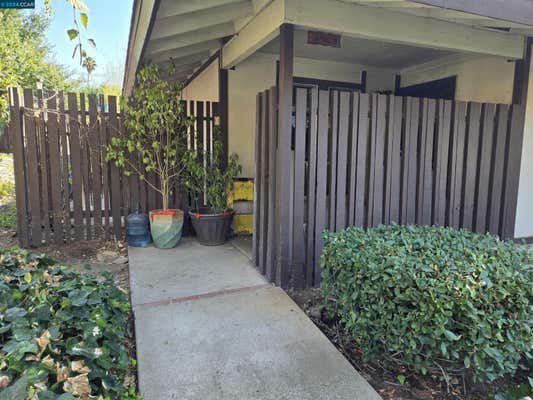 5498 ROUNDTREE DR APT B, CONCORD, CA 94521 - Image 1