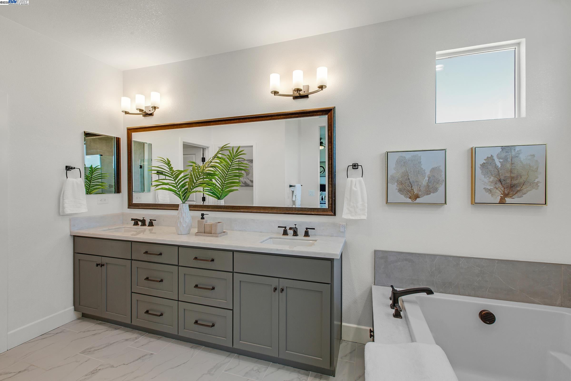 Tracy, California, 95377, United States, 4 Bedrooms Bedrooms, ,4 BathroomsBathrooms,Residential,Active,1933728