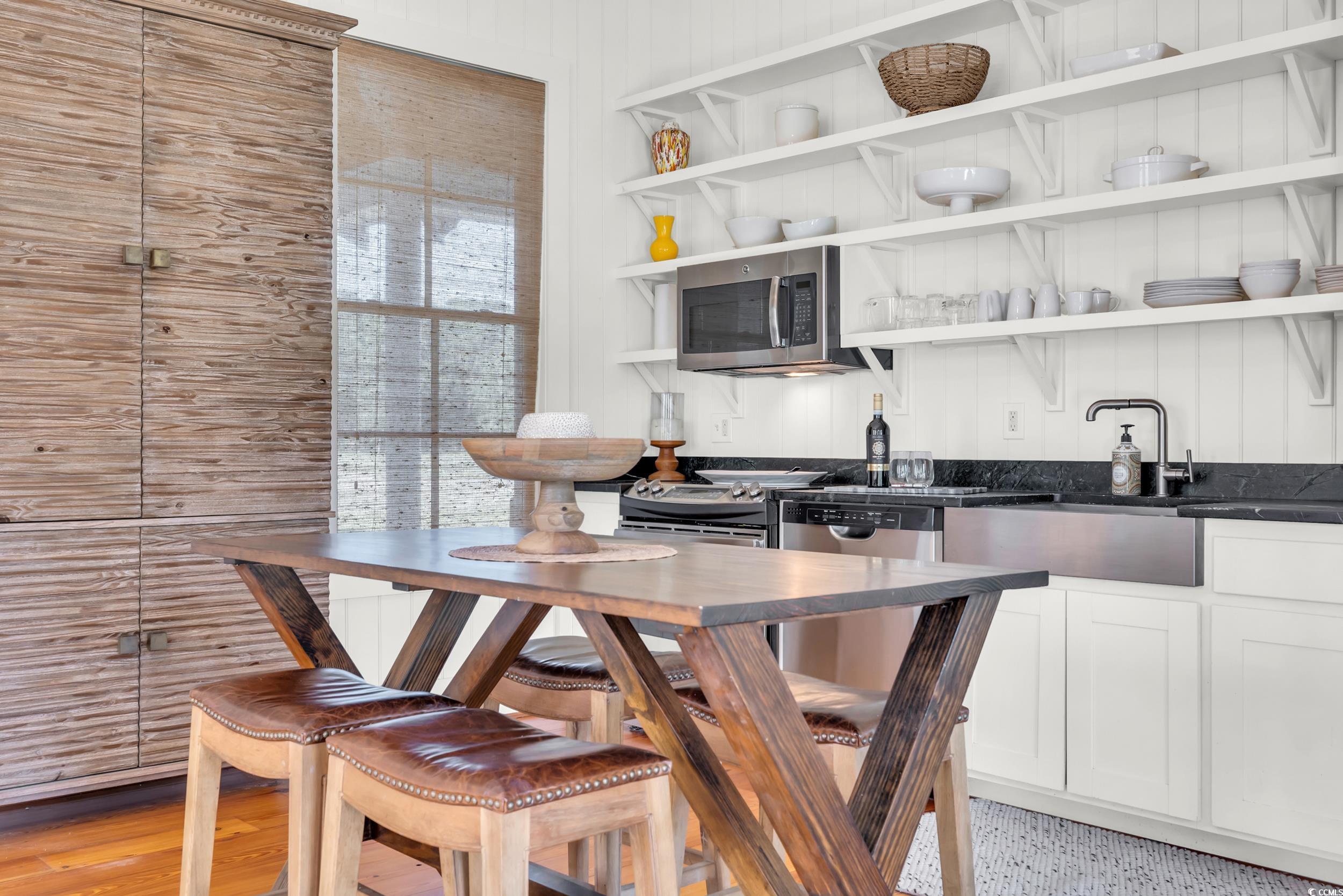 Georgetown, South Carolina, 29440, United States, 5 Bedrooms Bedrooms, ,9 BathroomsBathrooms,Residential,Active,1953653