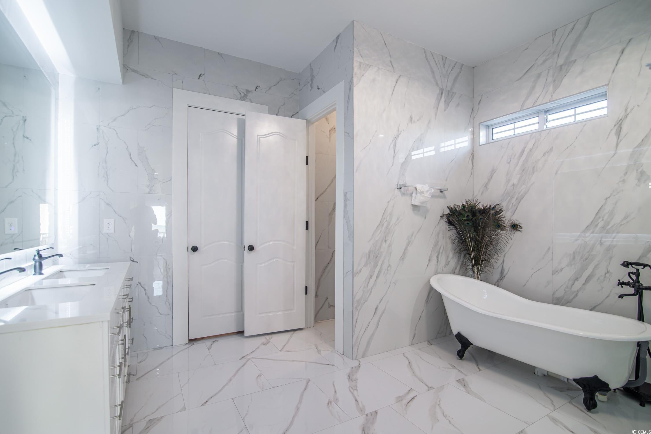 Georgetown, South Carolina, 29440, United States, 8 Bedrooms Bedrooms, ,8 BathroomsBathrooms,Residential,Active,1990031