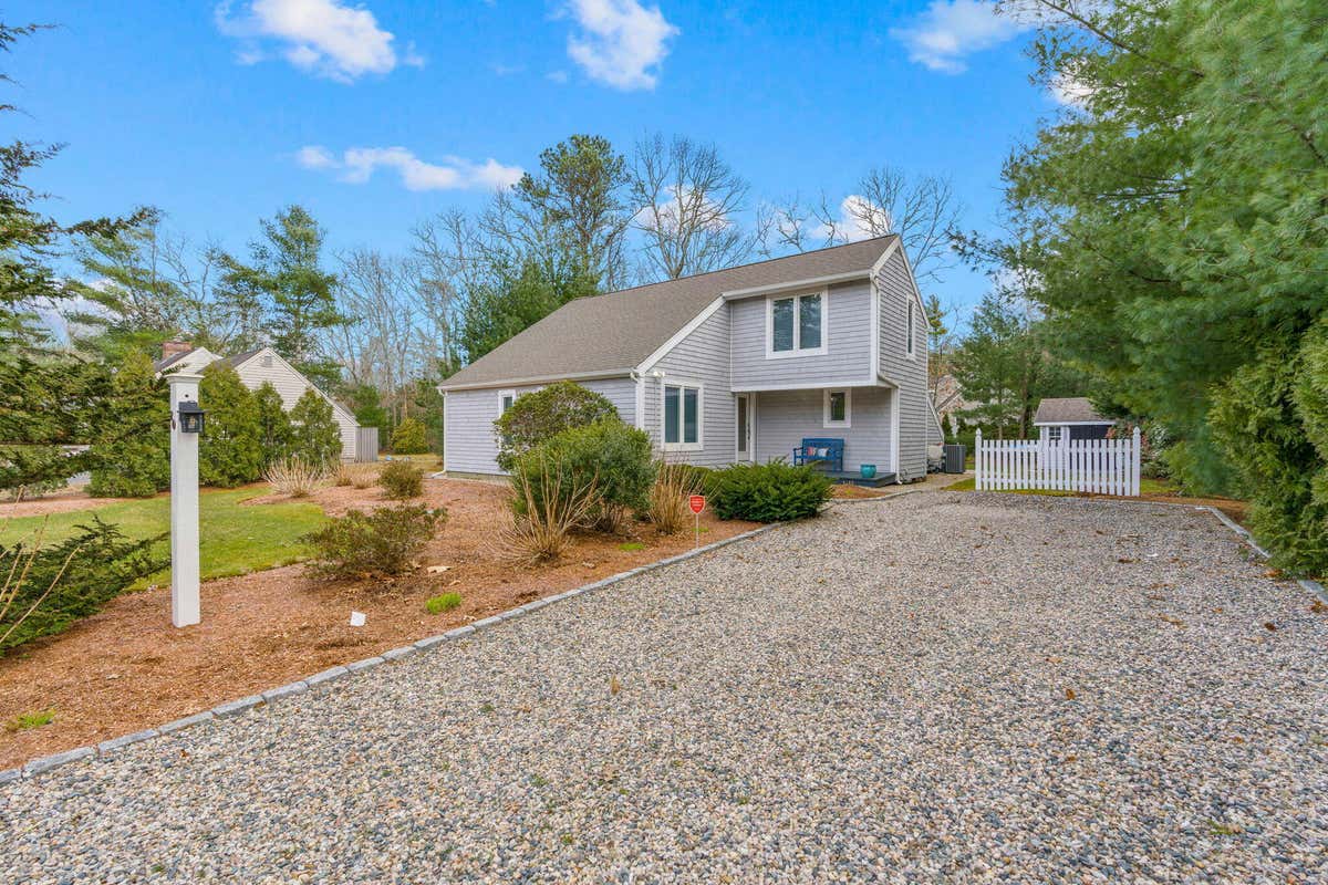 20 MARWAY, MASHPEE, MA 02649, photo 1 of 41