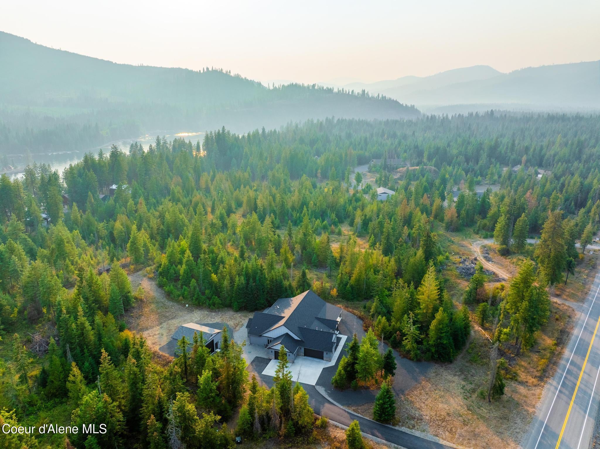 Rathdrum, Idaho, 83858, United States, 5 Bedrooms Bedrooms, ,3 BathroomsBathrooms,Residential,Active,1941134