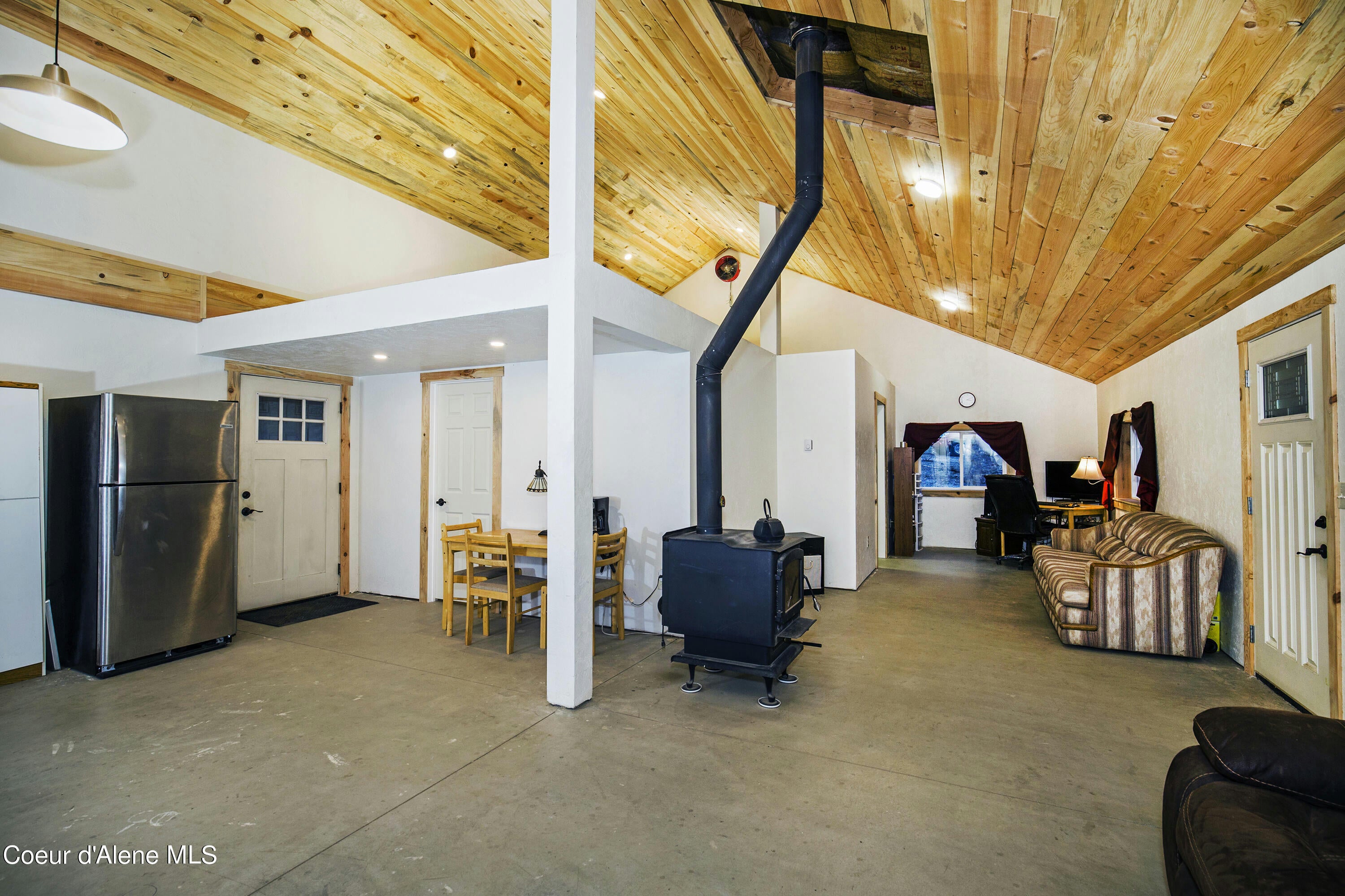 Sandpoint, Idaho, 83864, United States, ,5 BathroomsBathrooms,Residential,Pending,1769677