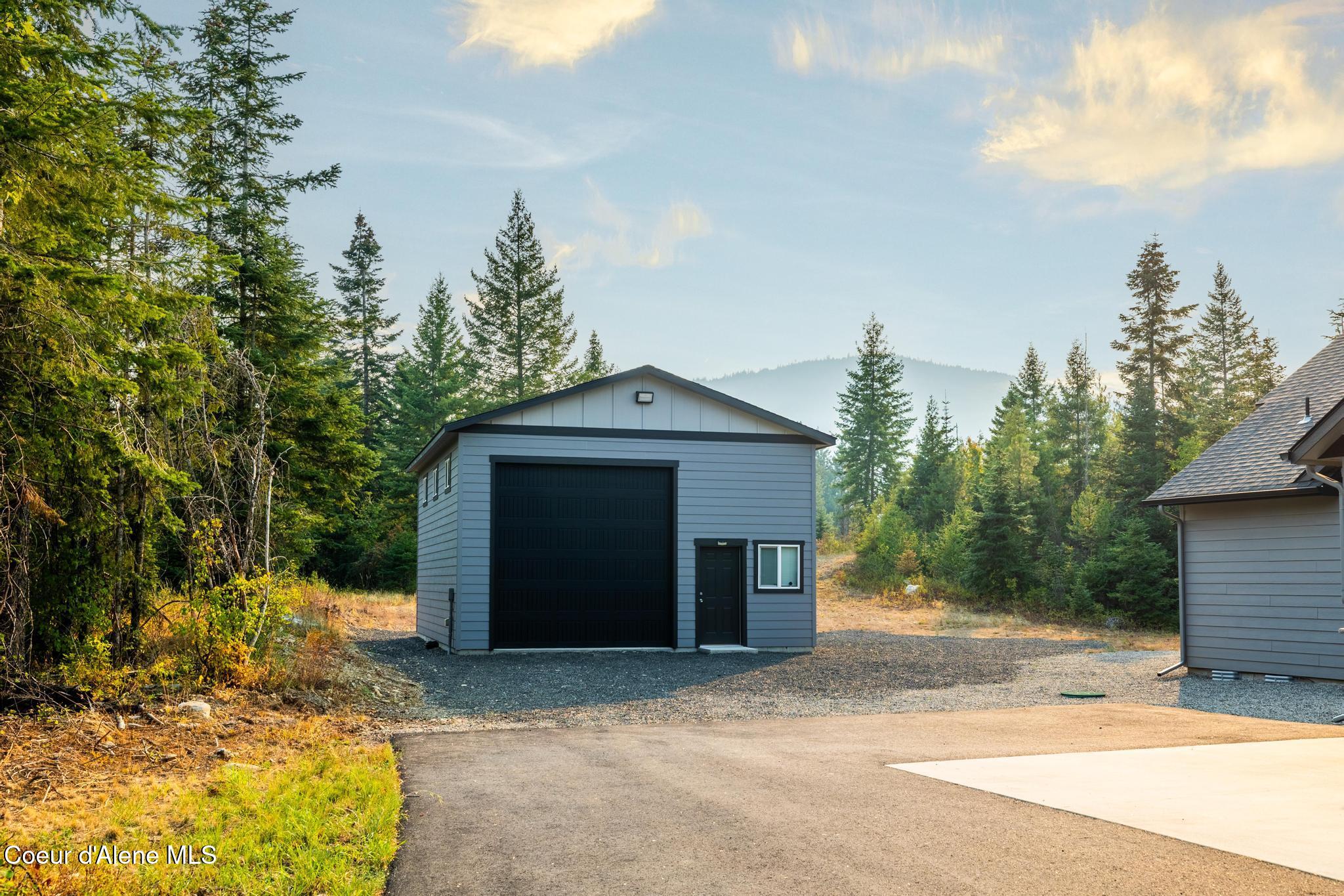 Rathdrum, Idaho, 83858, United States, 5 Bedrooms Bedrooms, ,3 BathroomsBathrooms,Residential,Active,1941134