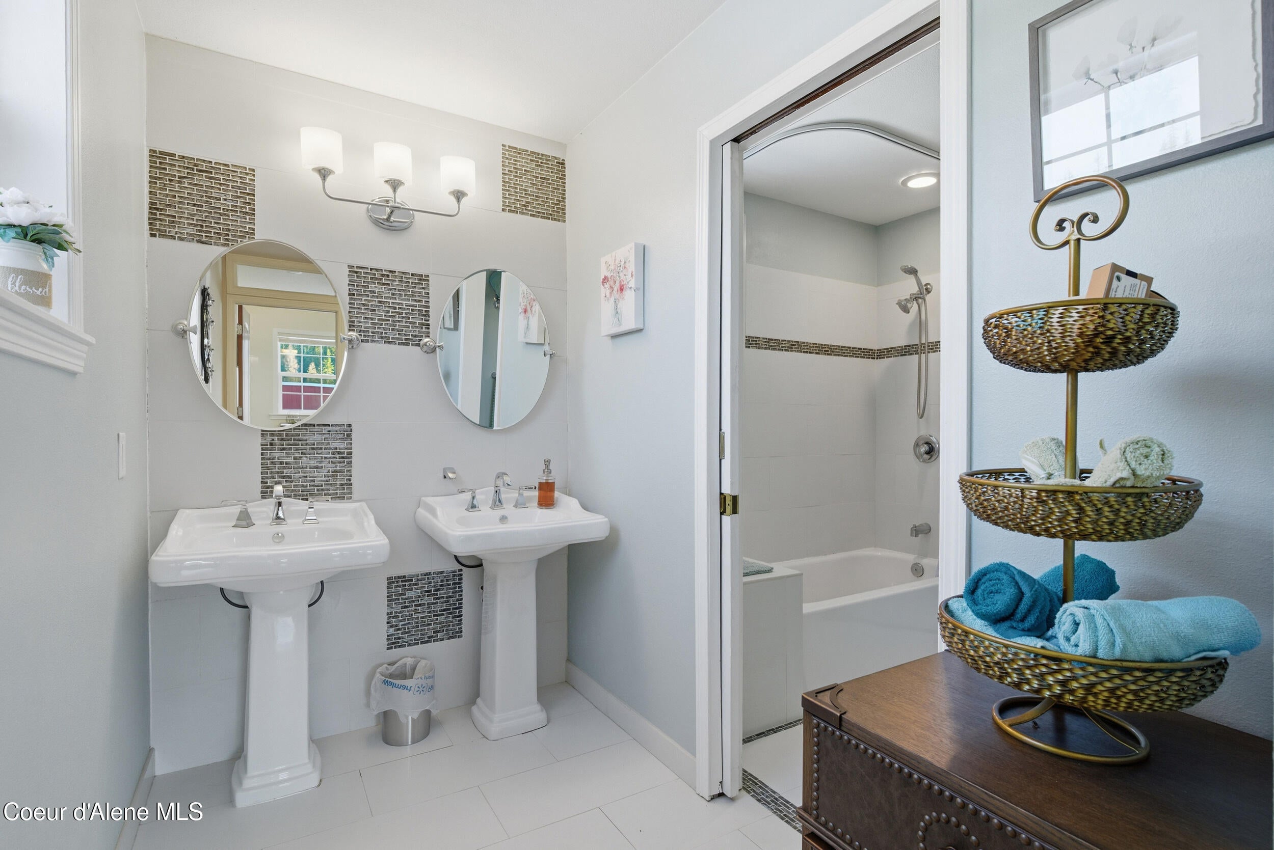 Sandpoint, Idaho, 83864, United States, 5 Bedrooms Bedrooms, ,5 BathroomsBathrooms,Residential,Active,2013917