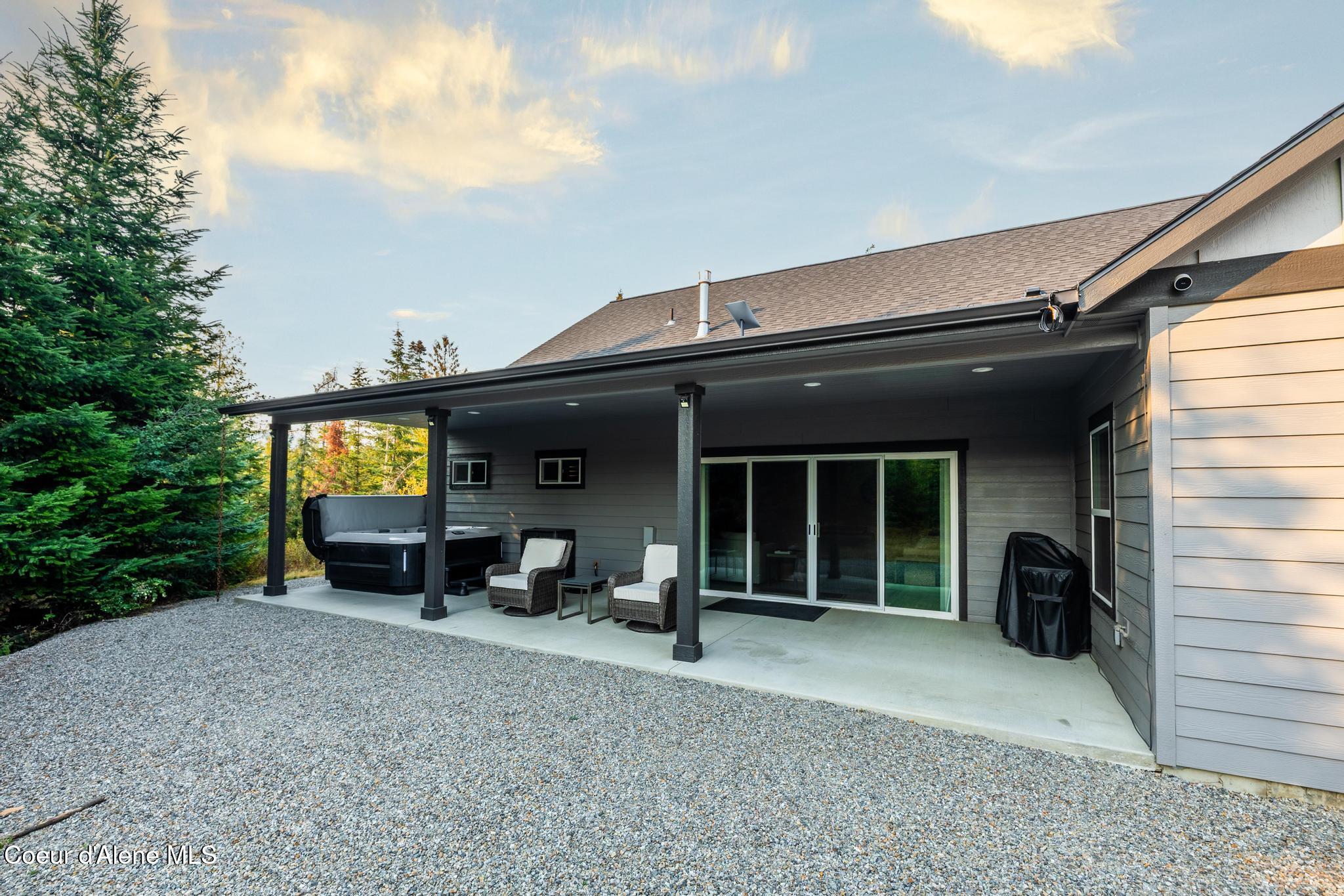 Rathdrum, Idaho, 83858, United States, 5 Bedrooms Bedrooms, ,3 BathroomsBathrooms,Residential,Active,1941134