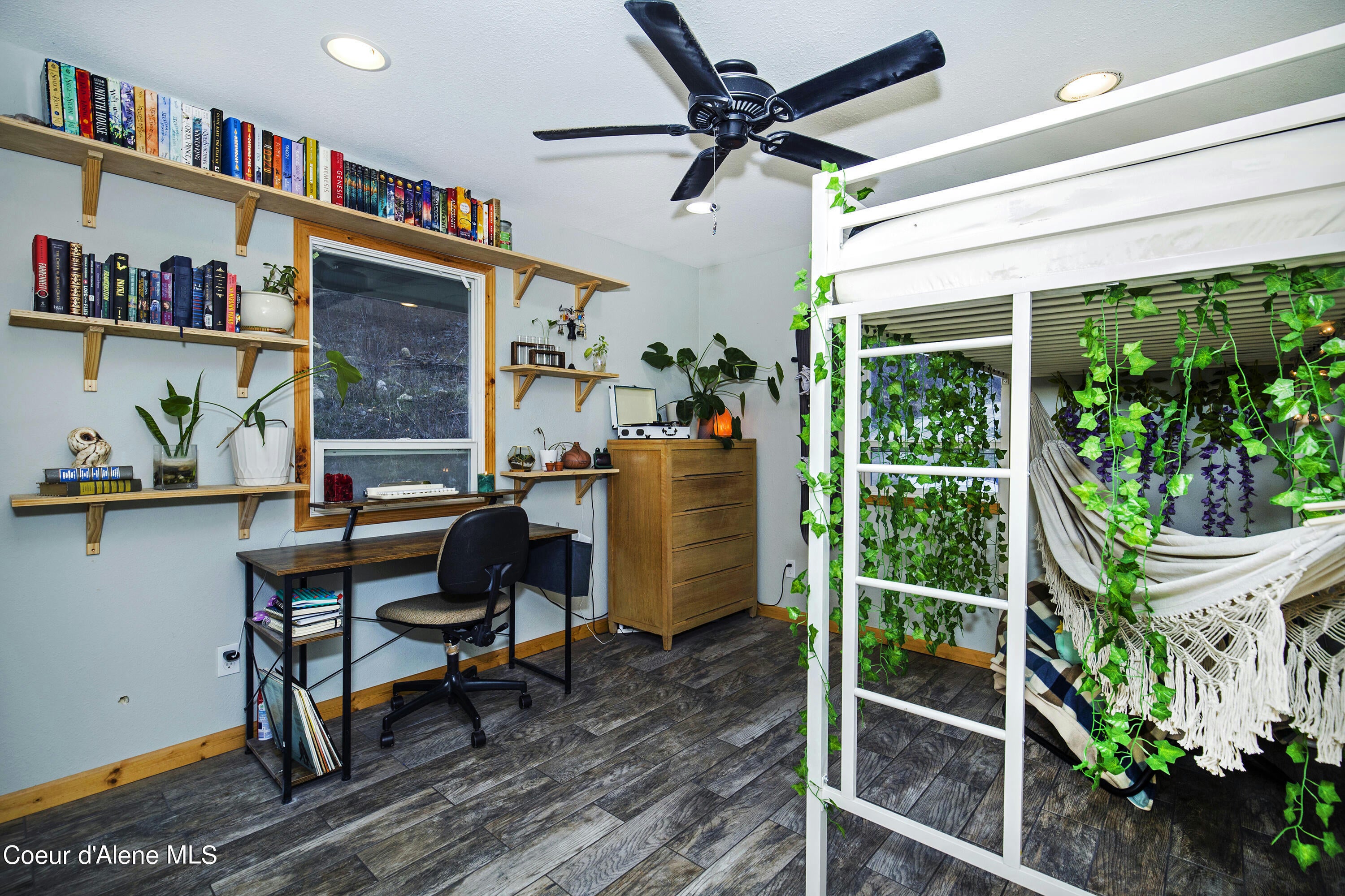 Sandpoint, Idaho, 83864, United States, ,5 BathroomsBathrooms,Residential,Pending,1769677