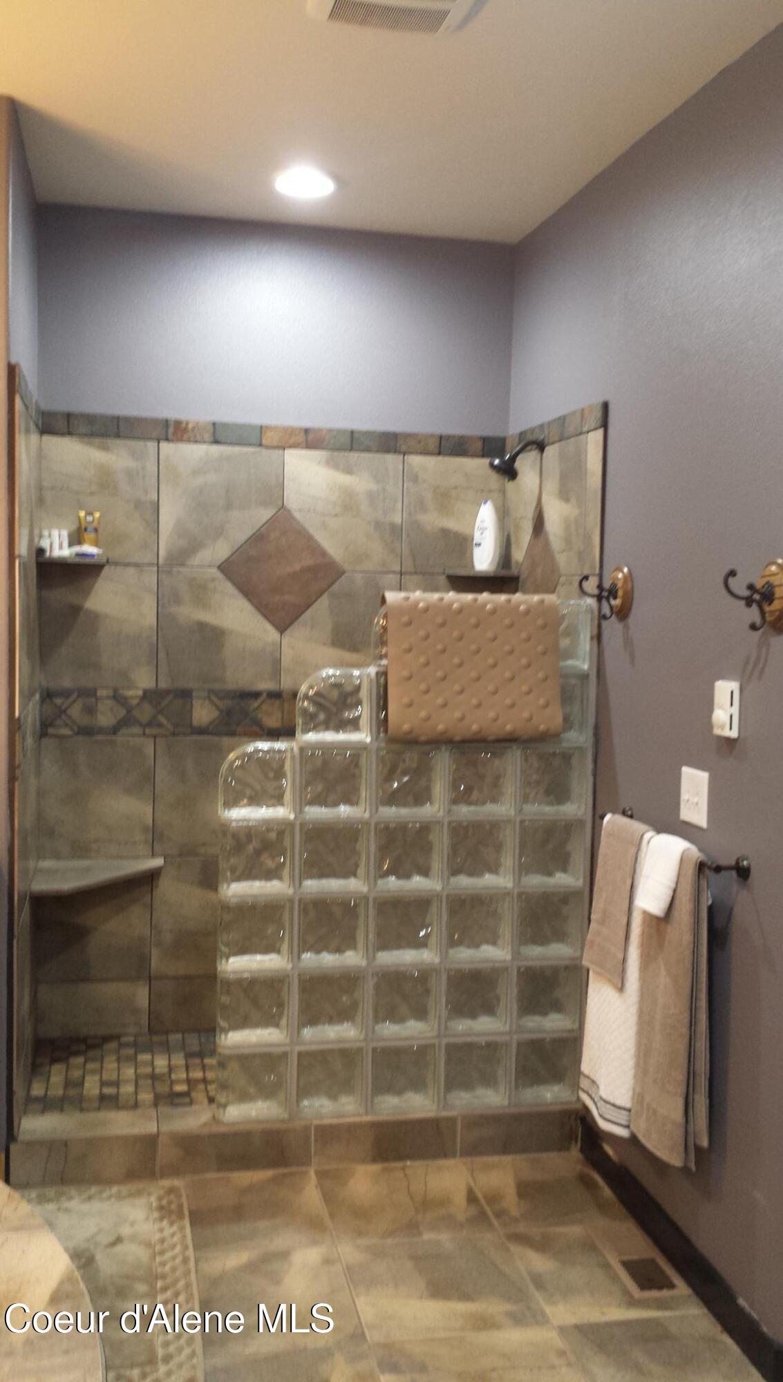 Bonners Ferry, Idaho, 83805, United States, ,4 BathroomsBathrooms,Residential,Active,1769461