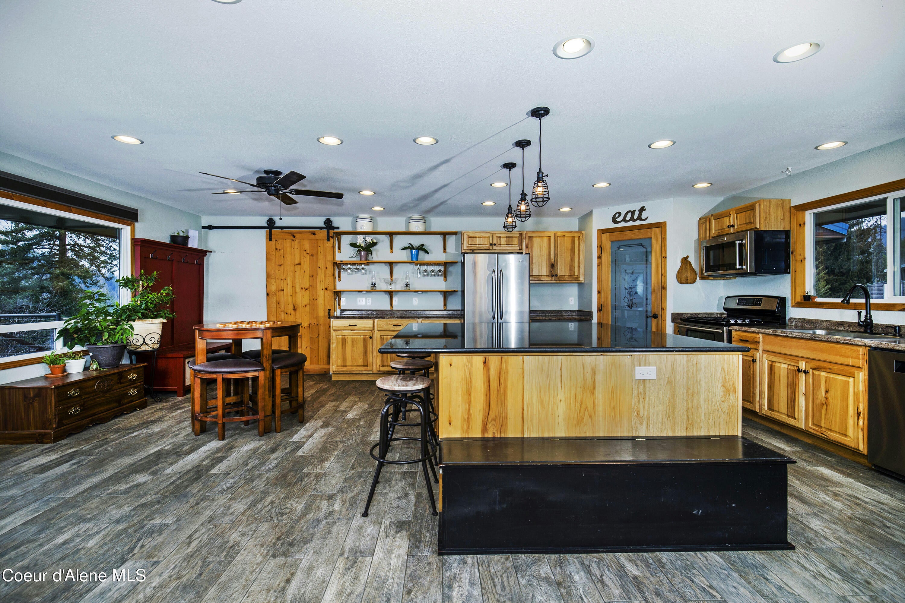 Sandpoint, Idaho, 83864, United States, ,5 BathroomsBathrooms,Residential,Pending,1769677