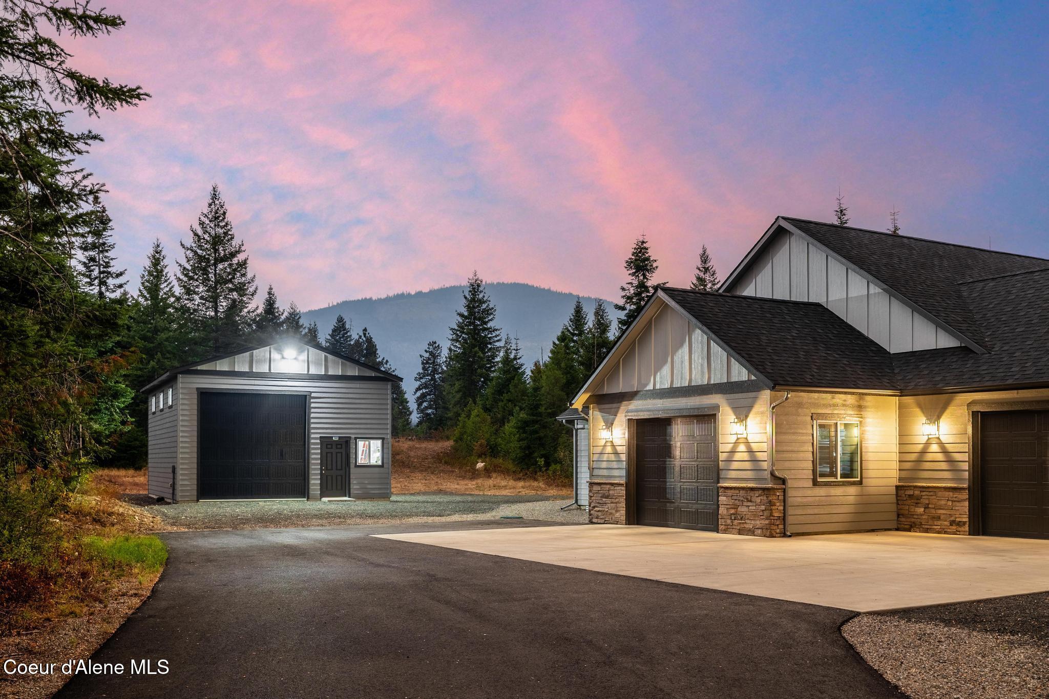 Rathdrum, Idaho, 83858, United States, 5 Bedrooms Bedrooms, ,3 BathroomsBathrooms,Residential,Active,1941134