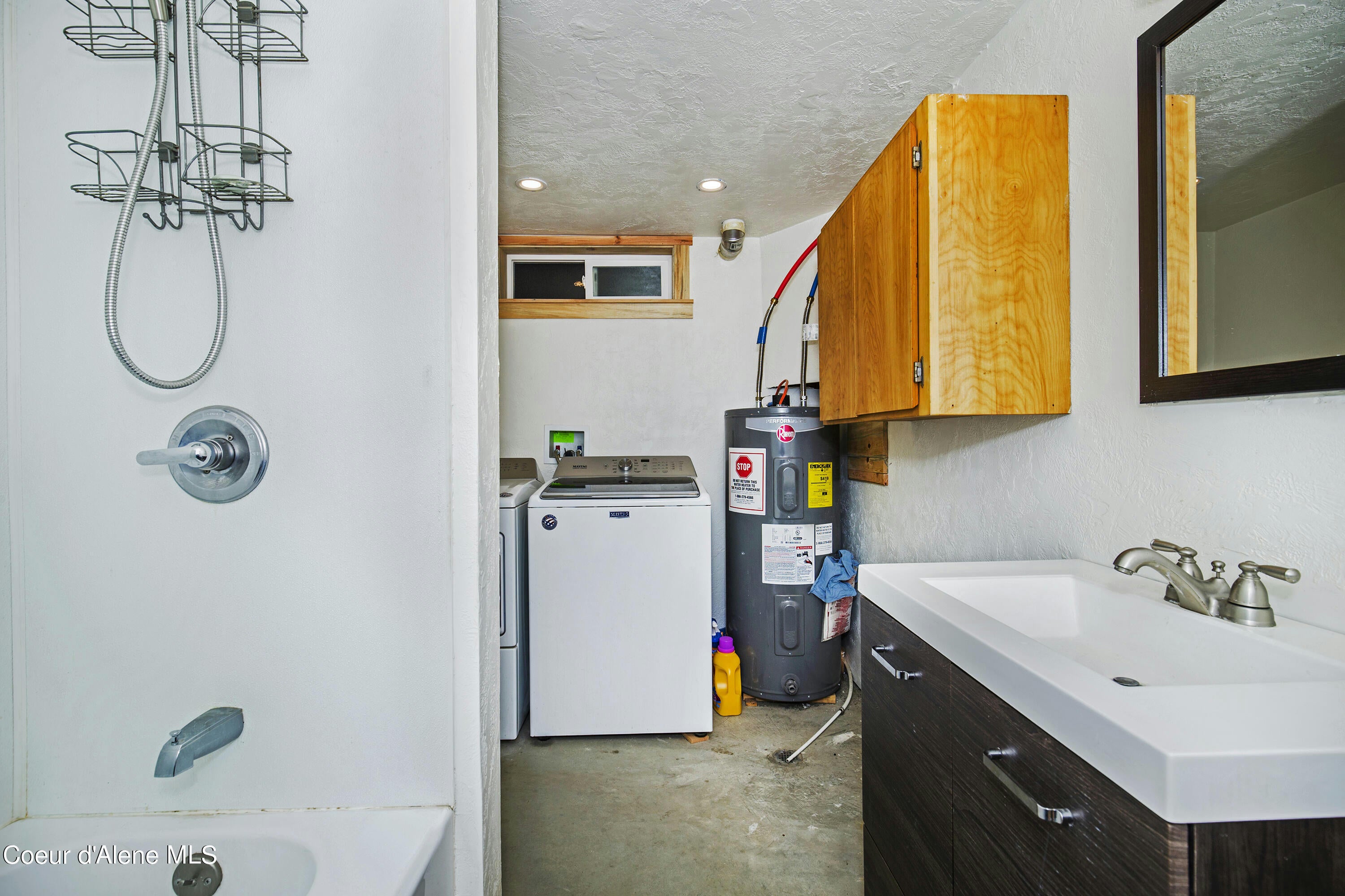 Sandpoint, Idaho, 83864, United States, ,5 BathroomsBathrooms,Residential,Pending,1769677