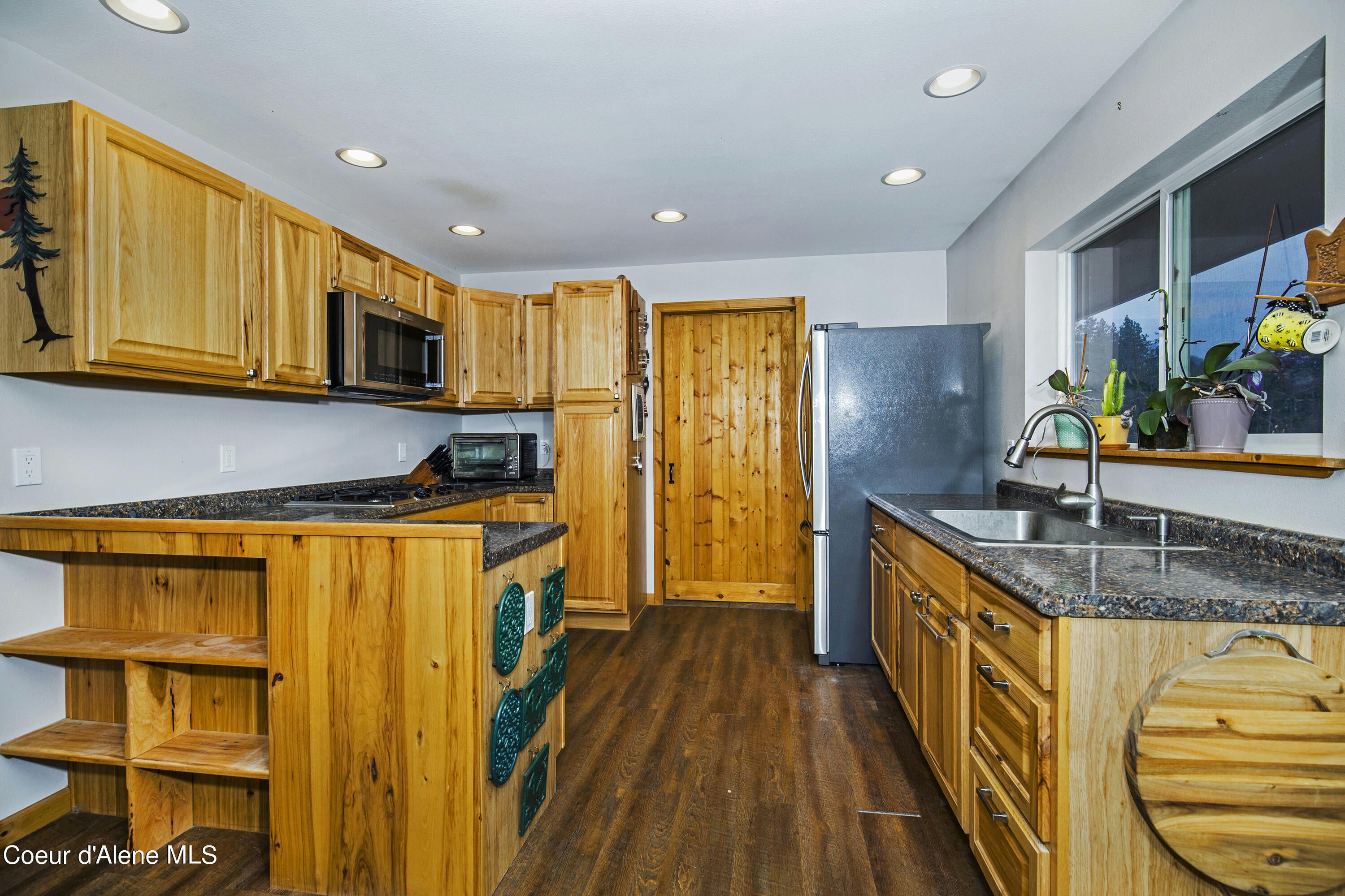 Sandpoint, Idaho, 83864, United States, ,5 BathroomsBathrooms,Residential,Pending,1769677