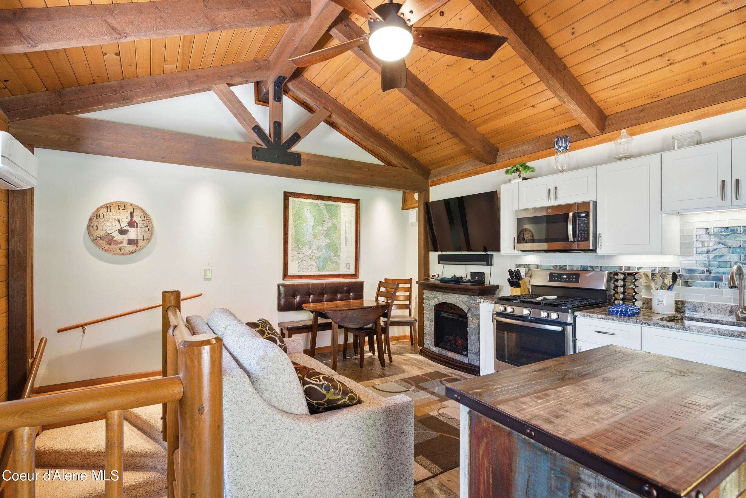 Sandpoint, Idaho, 83864, United States, 4 Bedrooms Bedrooms, ,3 BathroomsBathrooms,Residential,Active,1824574