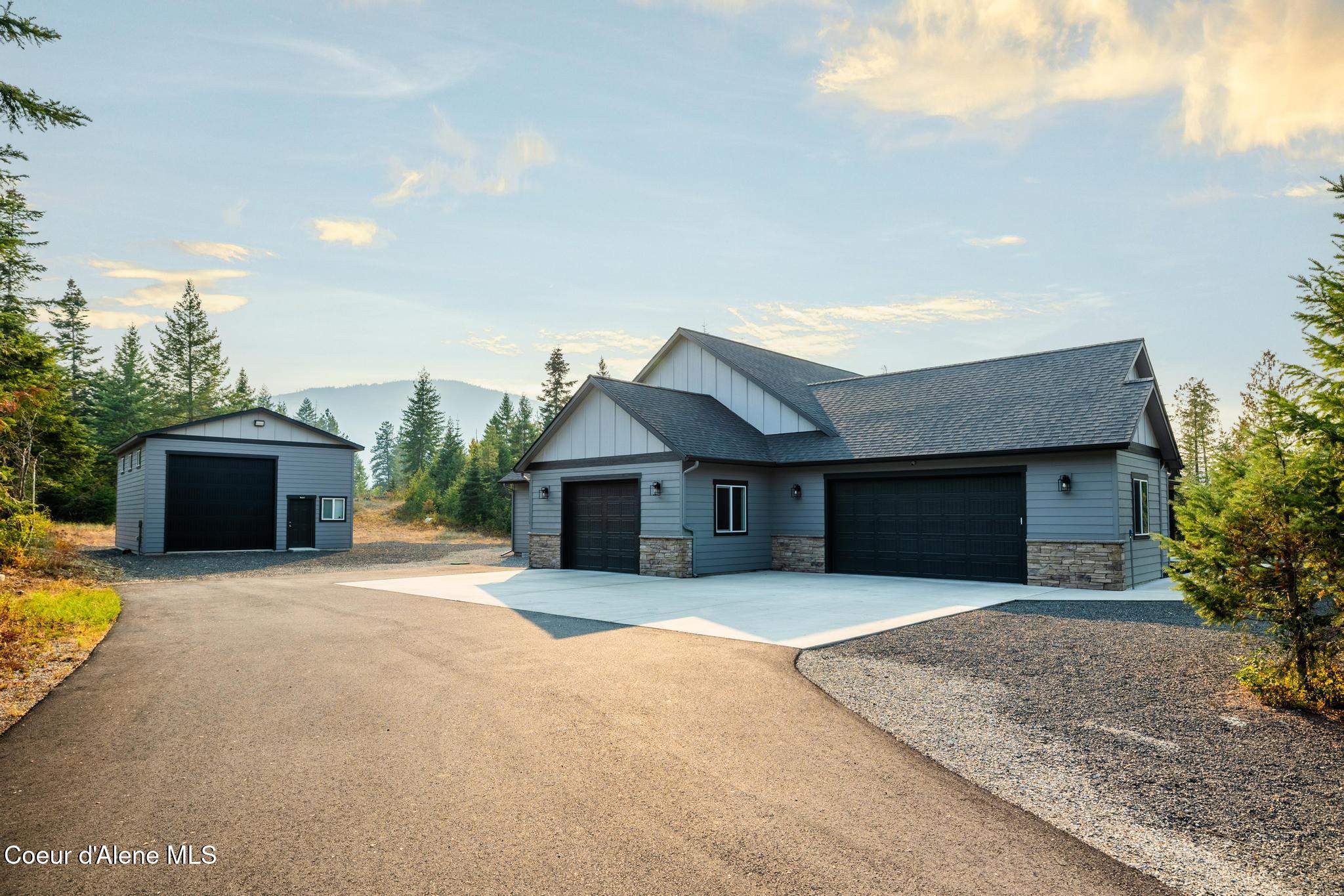 Rathdrum, Idaho, 83858, United States, 5 Bedrooms Bedrooms, ,3 BathroomsBathrooms,Residential,Active,1941134