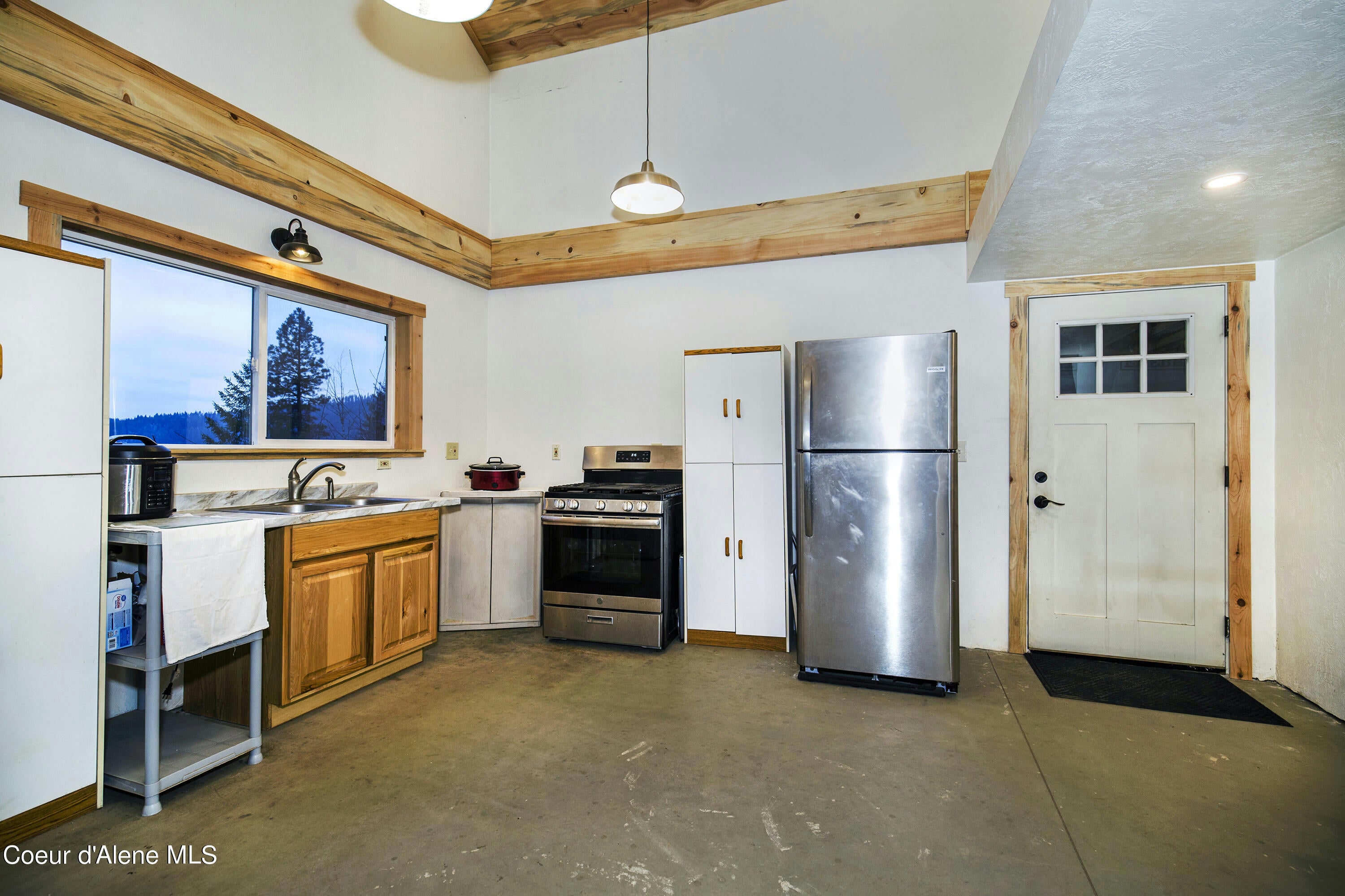 Sandpoint, Idaho, 83864, United States, ,5 BathroomsBathrooms,Residential,Pending,1769677